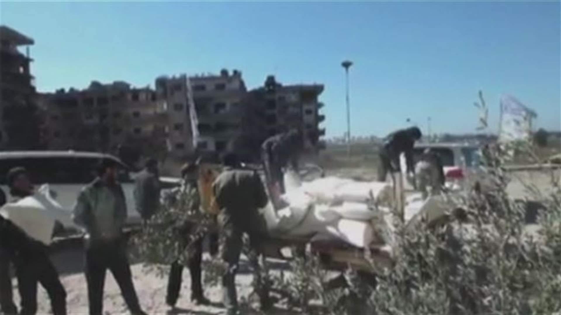 Syrian forces advance to edge of rebel border town