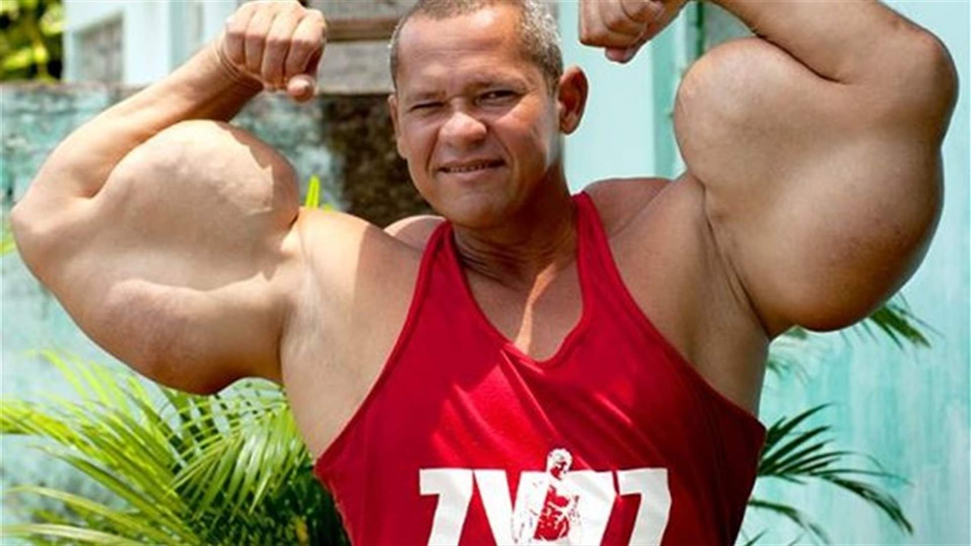 باباي العالم الحقيقي لا يتناول السبانخ بل كوكتيلاً مميتاً من الزيوت والكحول!