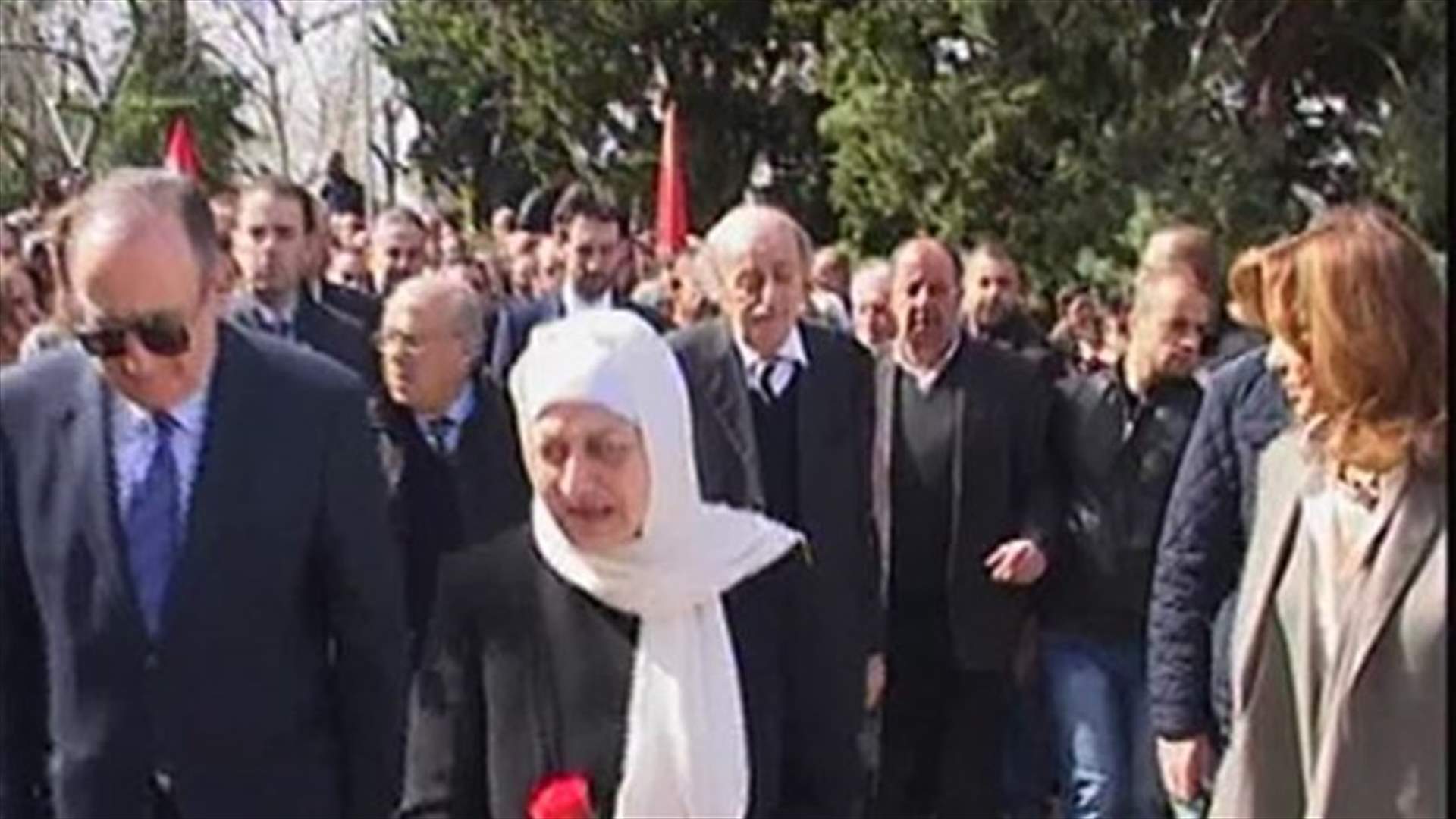 مسيرة باتجاه ضريح كمال جنبلاط في الذكرى 37 لاستشهاده
