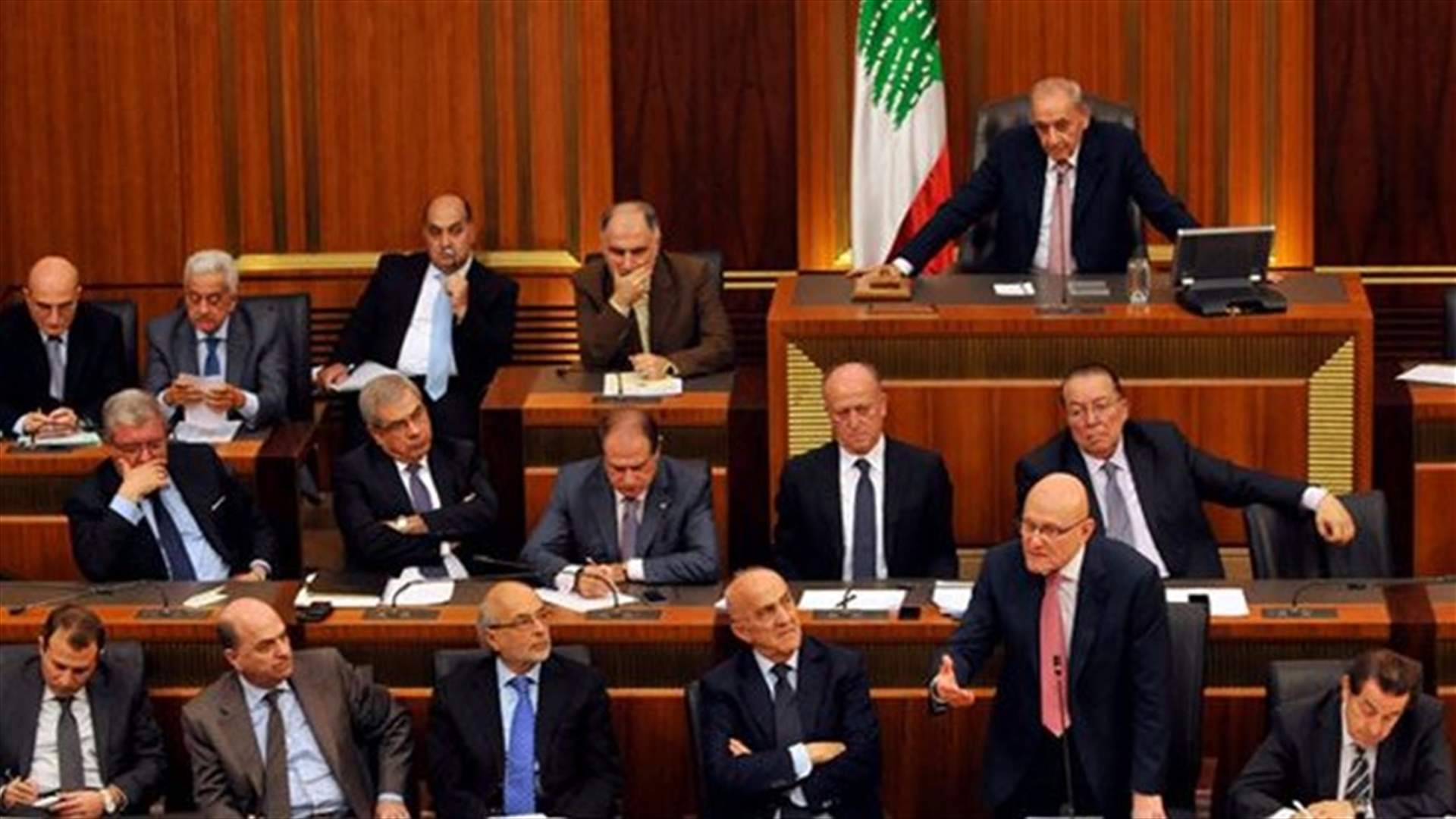 Lebanon's government wins vote of confidence