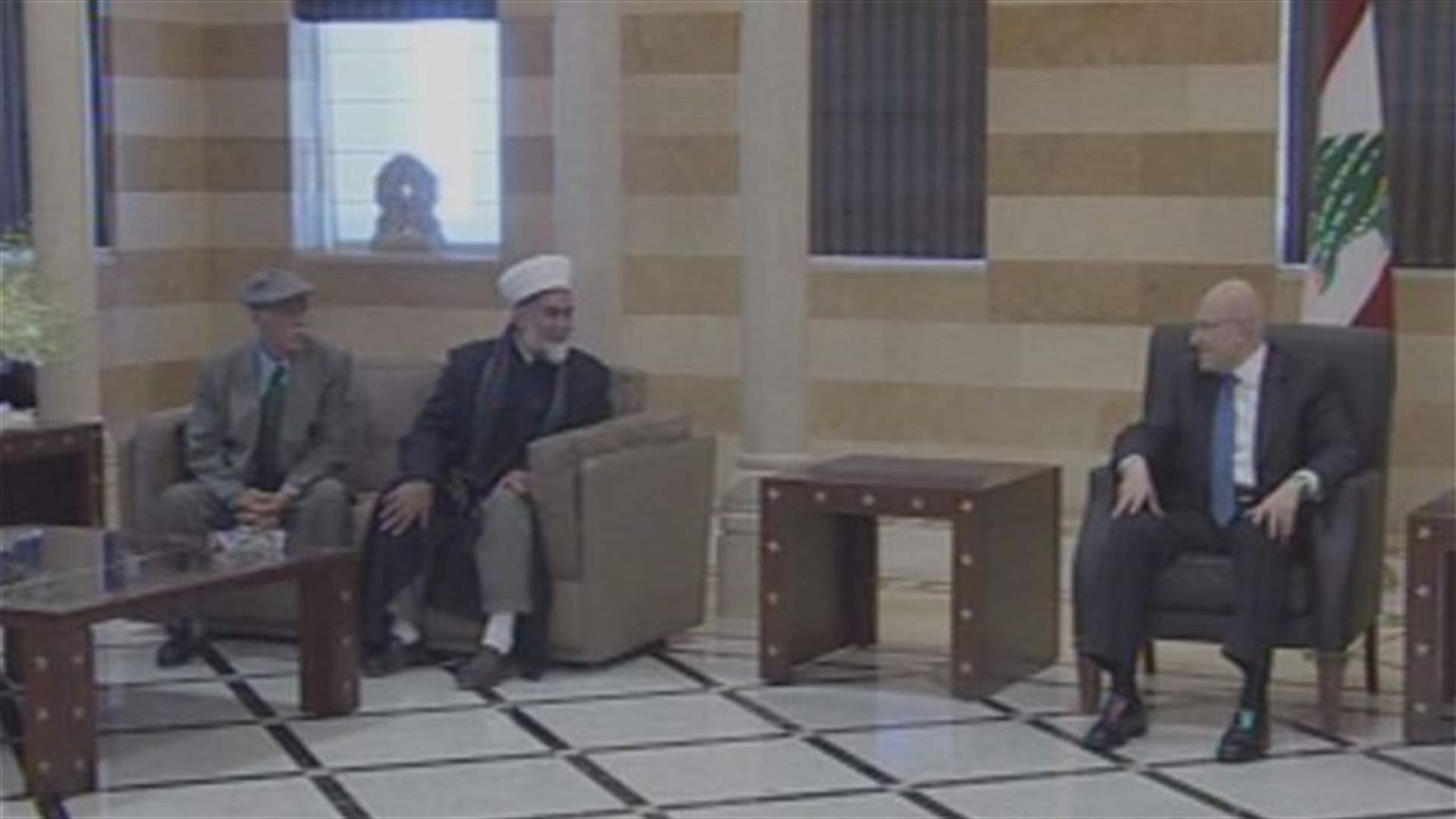 سلام: اهالي عرسال يستقبلون نازحين وليس مسلحين