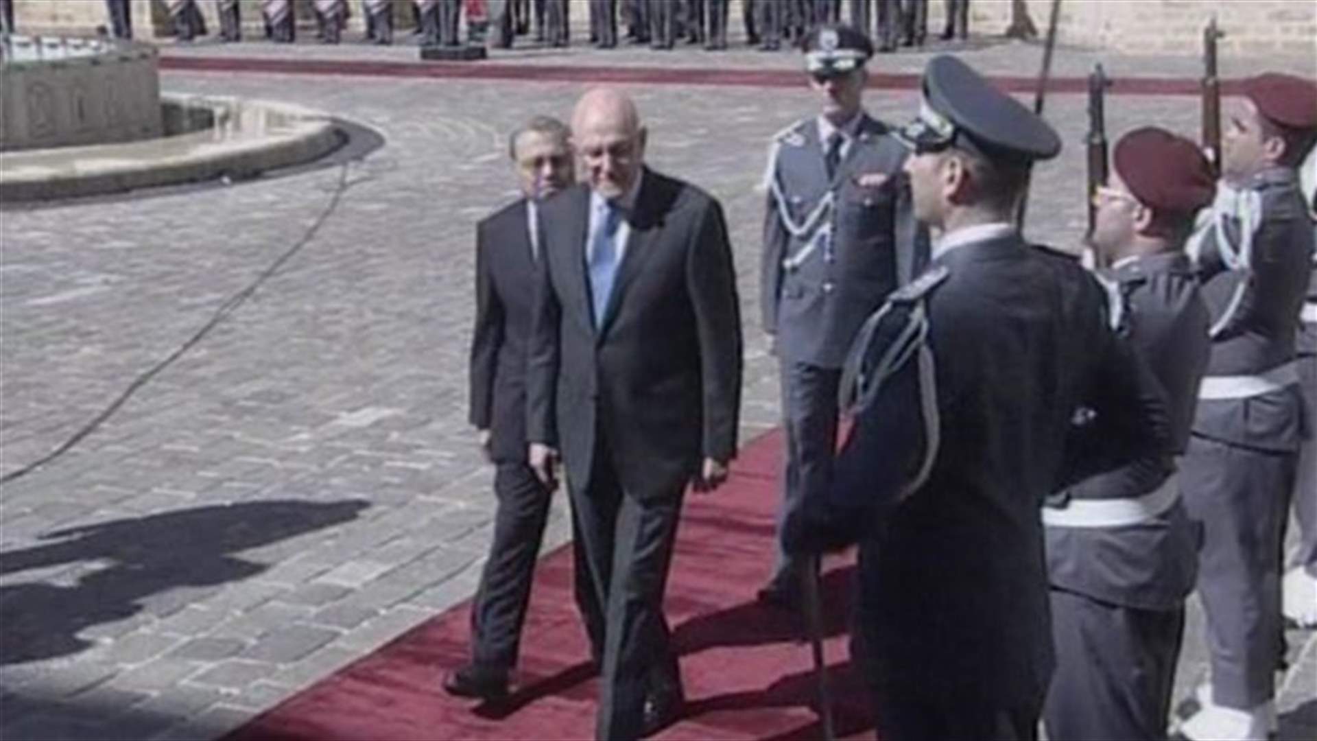 REPORT: PM Salam enters Grand Serail after confidence vote