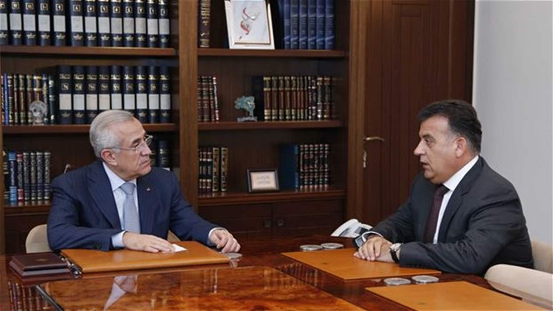 President Sleiman warns against continuous attacks on LAF