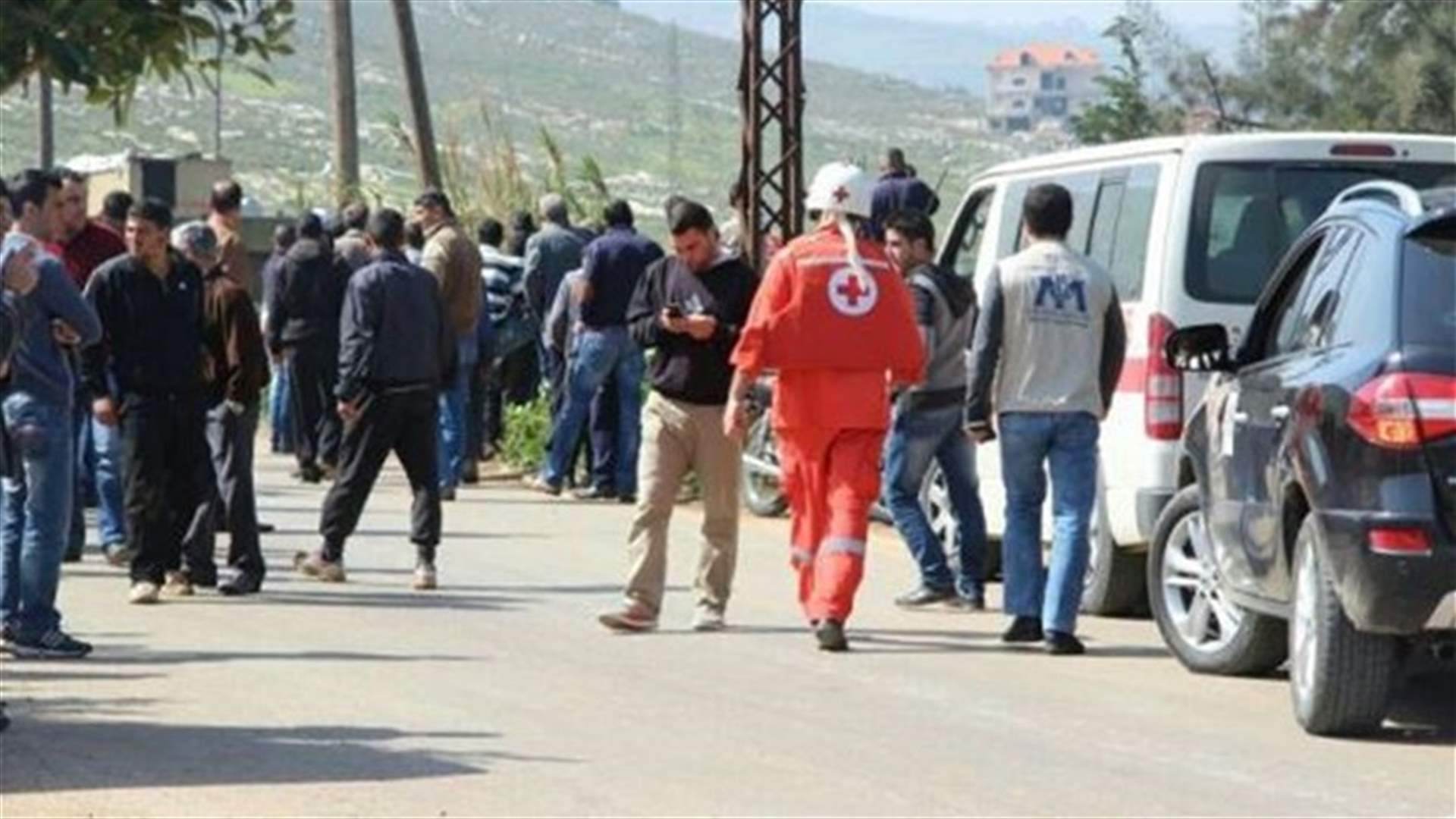 نحو 300 نازح سوري عبروا مجرى النهر الكبير إلى وادي خالد
