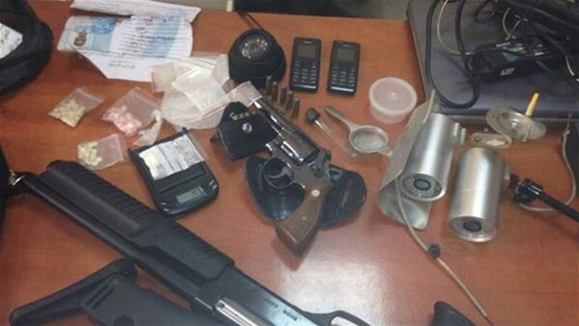 توقيف مروج وضبط مخدرات في محلة سدّ البوشرية