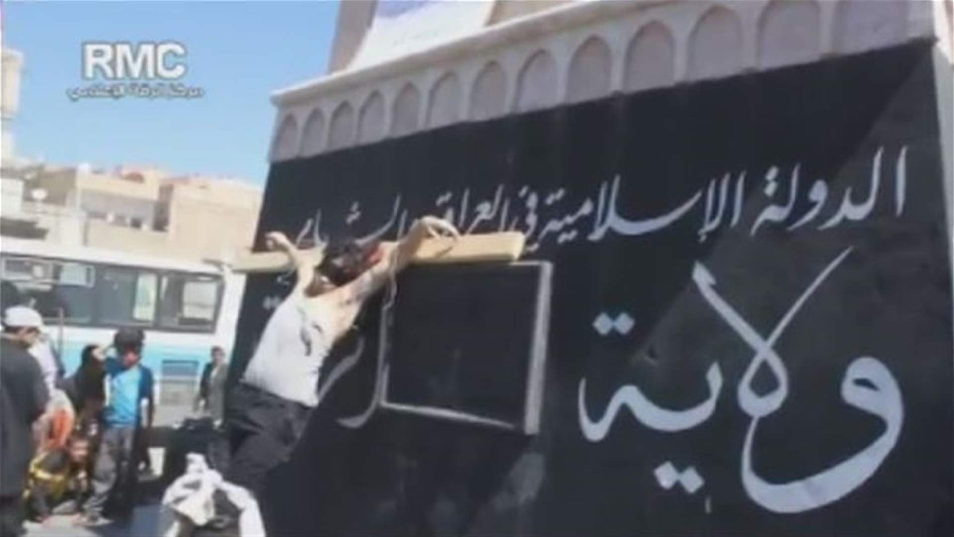ISIL gunmen &#39;crucify&#39; man in Syria&#39;s Raqqa province