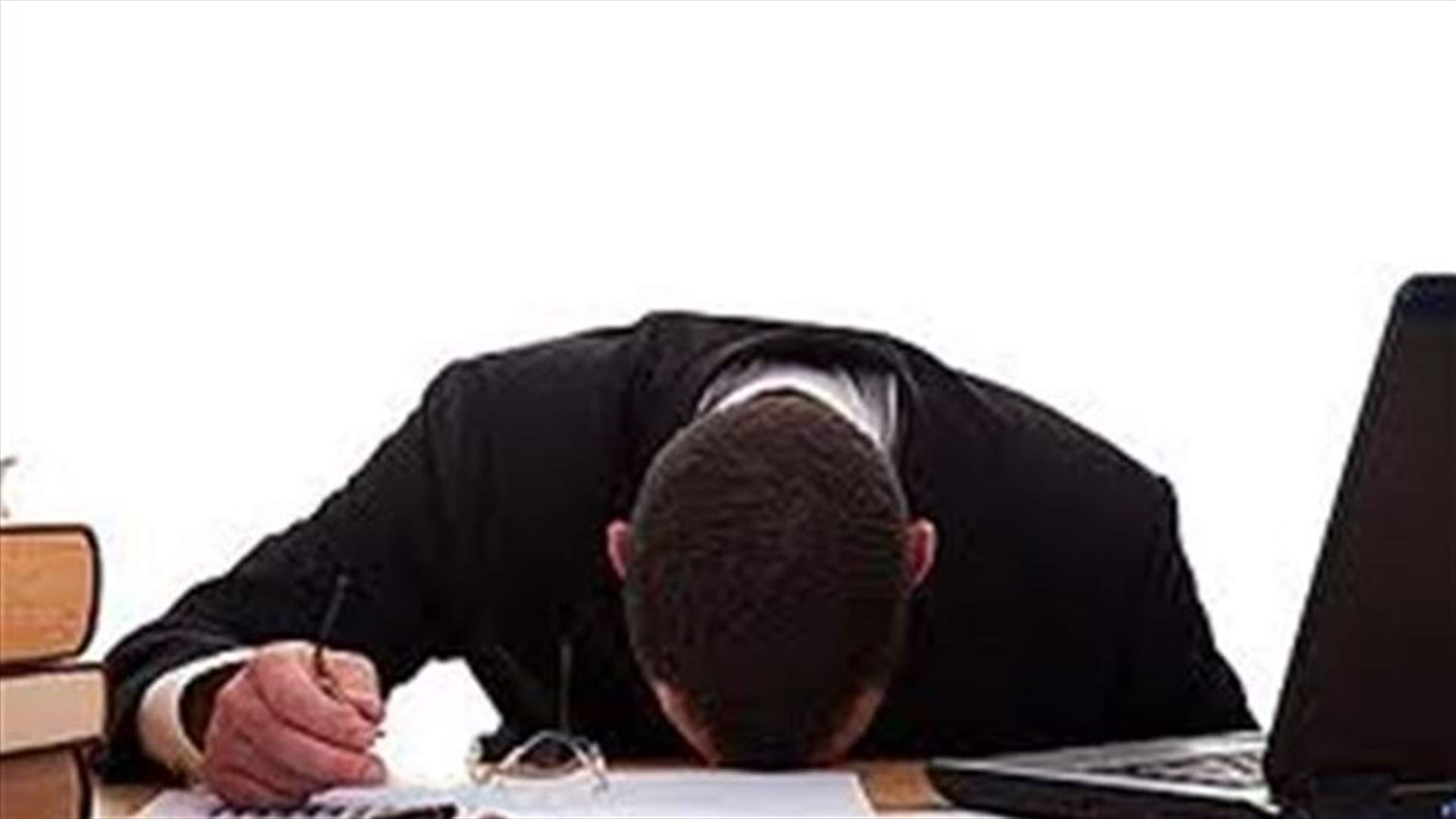 كيف تتخلّص من النعاس والتعب في العمل؟
