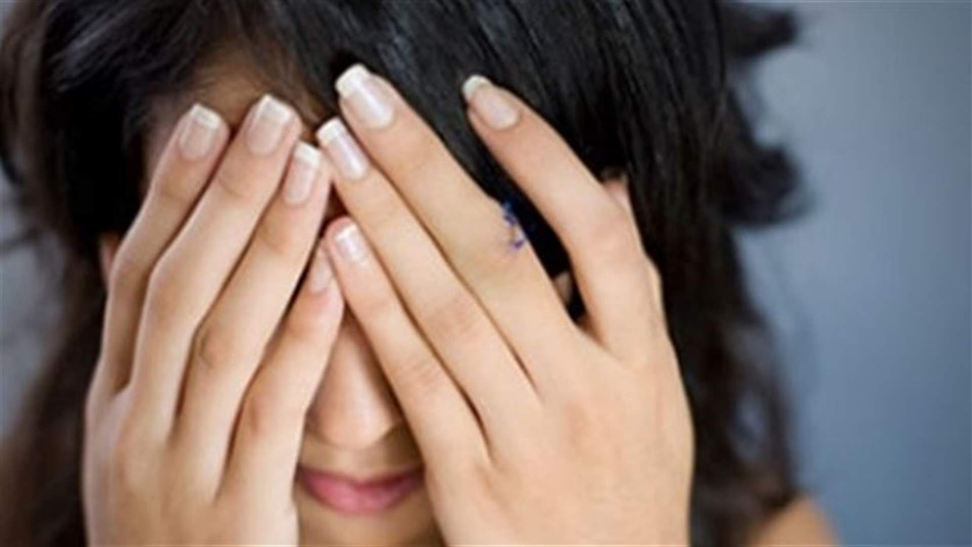 سعودية حاولت الانتحار بعد تصويرها عارية