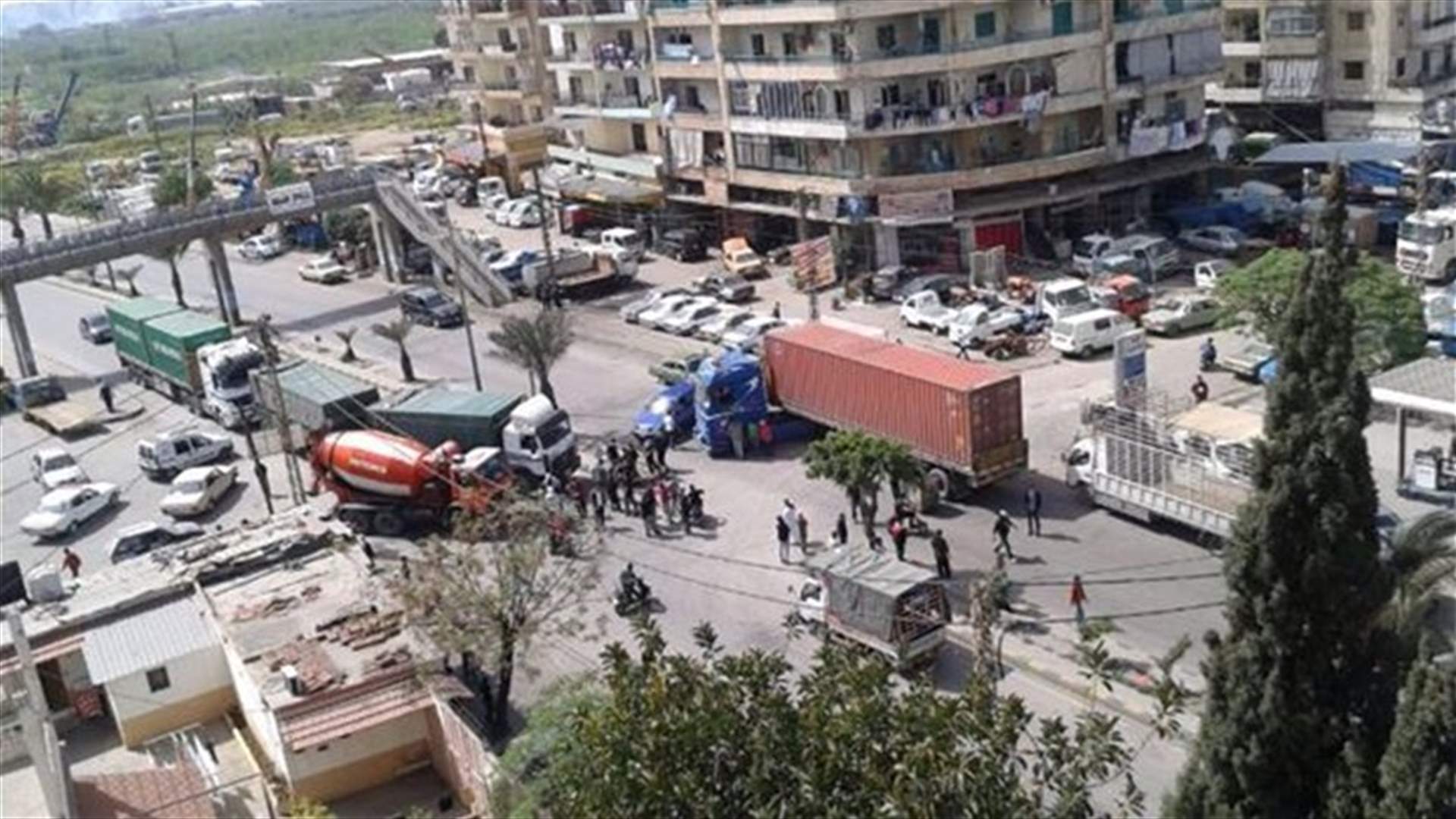 Al-Baddawi road cut off by residents