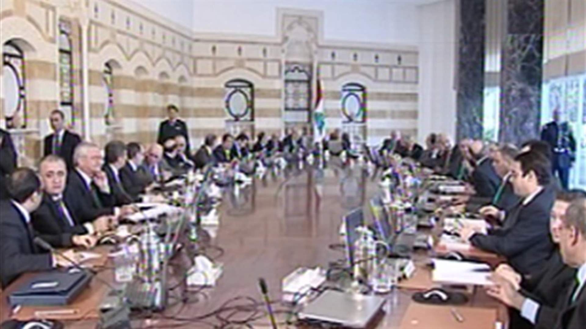 سجال في مجلس الوزراء على خلفية خبر تسلل عناصر من القاعدة الى سوريا