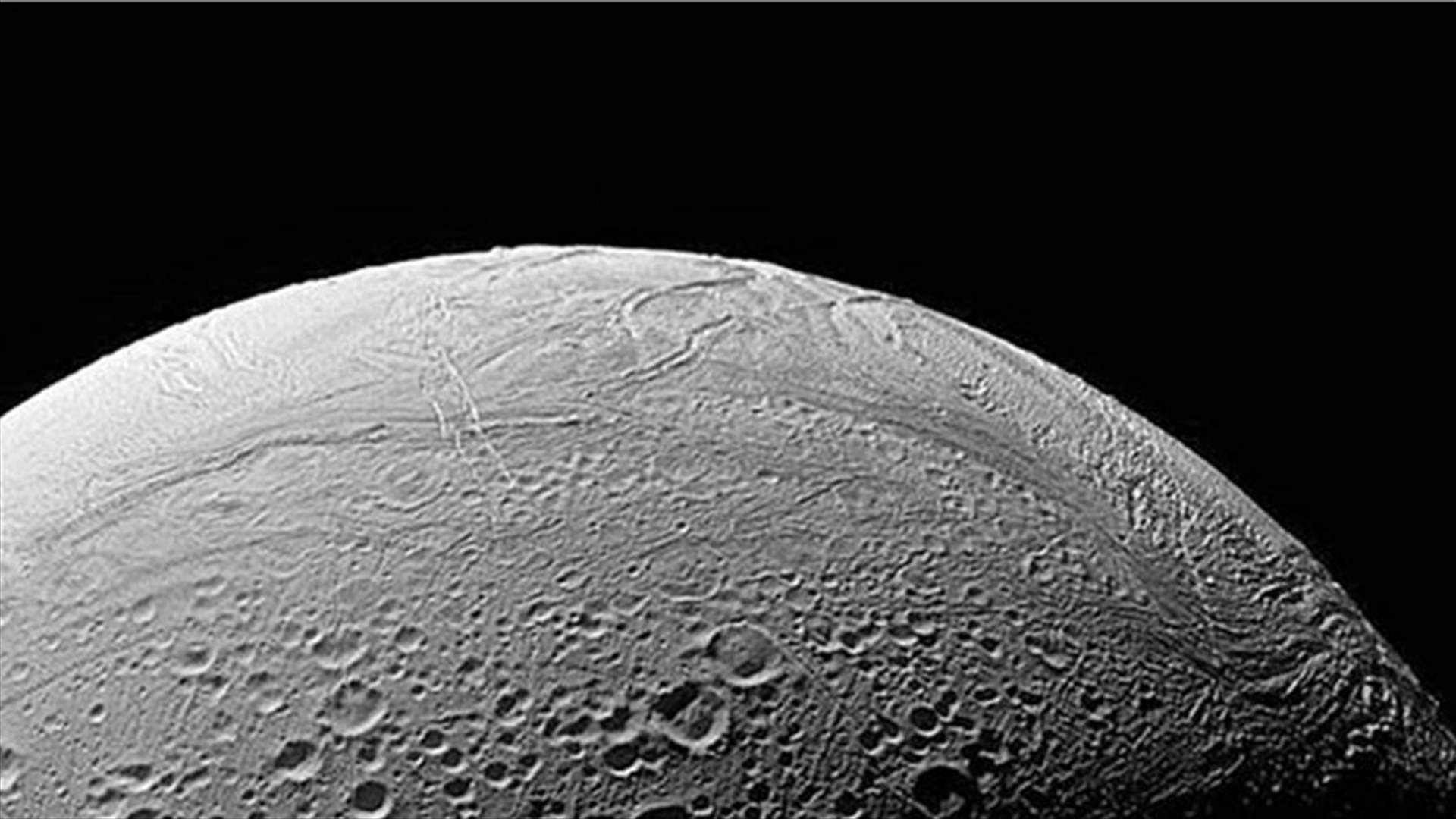 Small Saturn moon boasts underground ocean, study shows