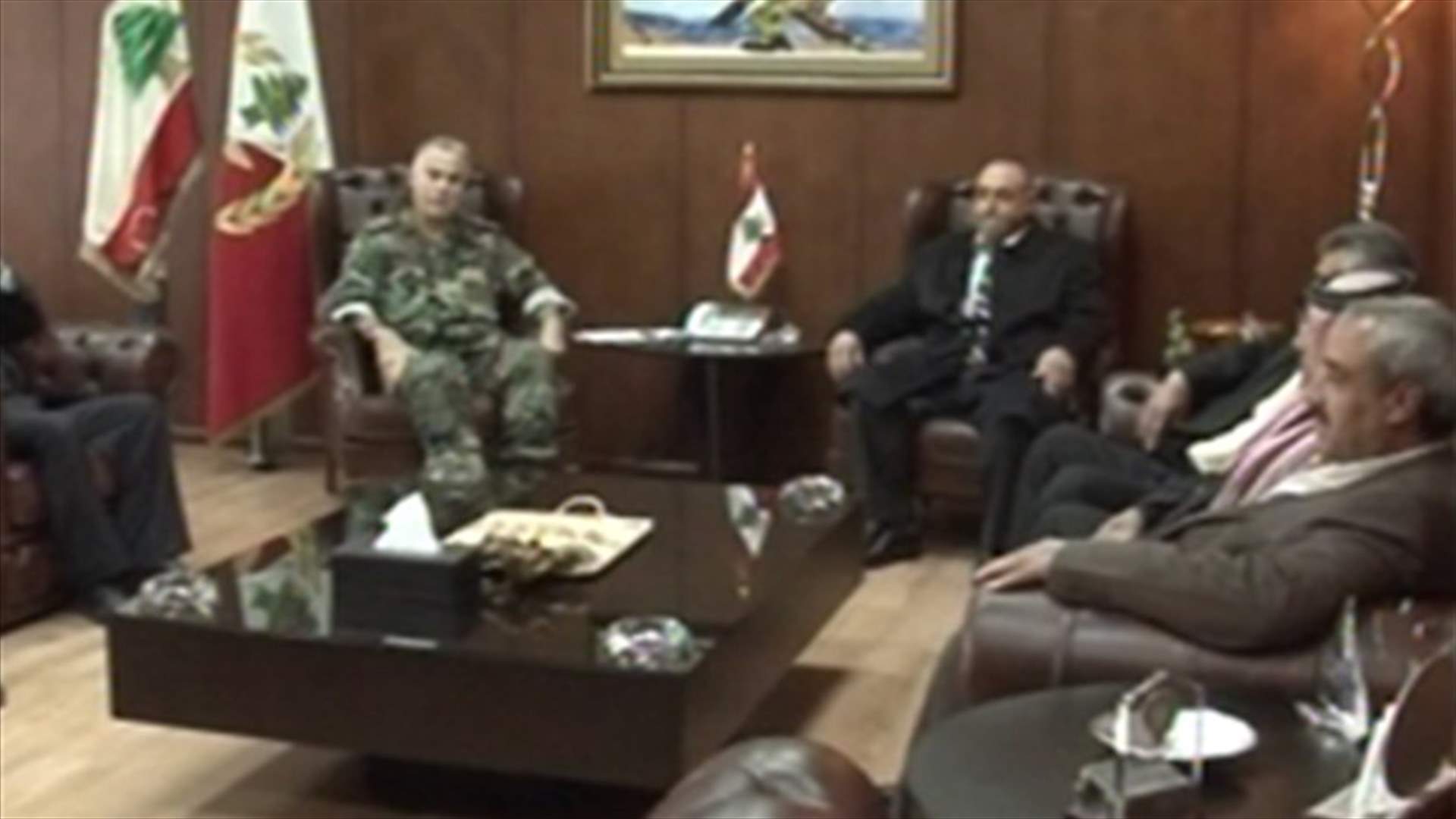 Kahwaji meets Arsal delegation 