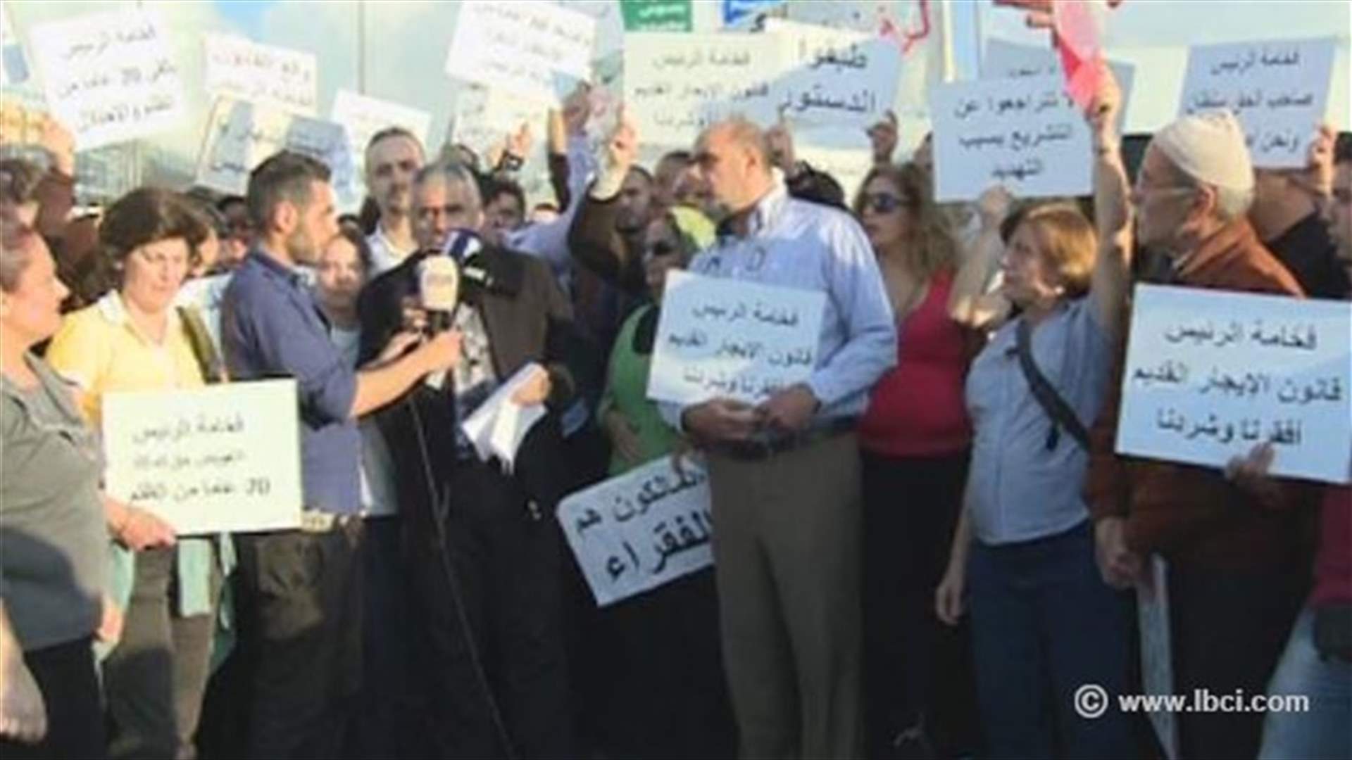REPORT: Old tenants continue sit-in, call on President Sleiman to reject new law
