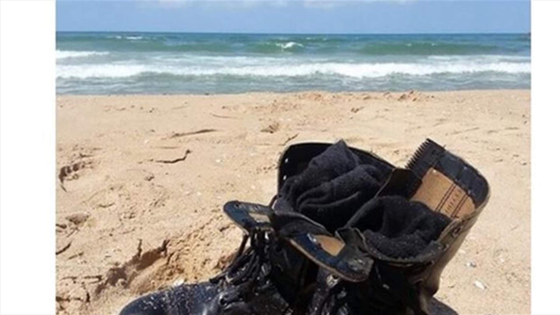 Lebanese Reporters Heroically Take Off Shoes to Cover Beach Protest