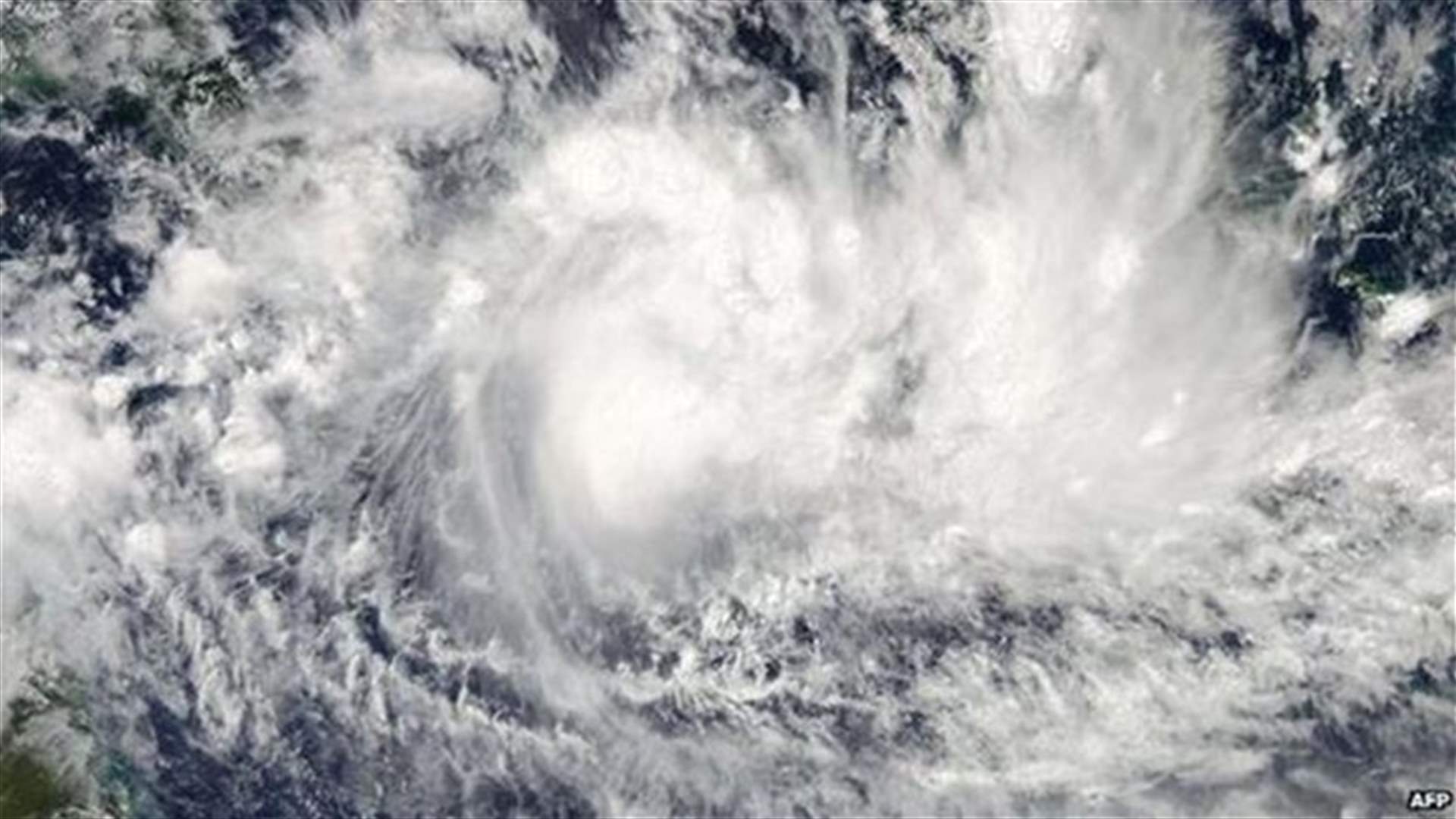 Powerful cyclone closes in on Australia's northeast, evacuations ordered