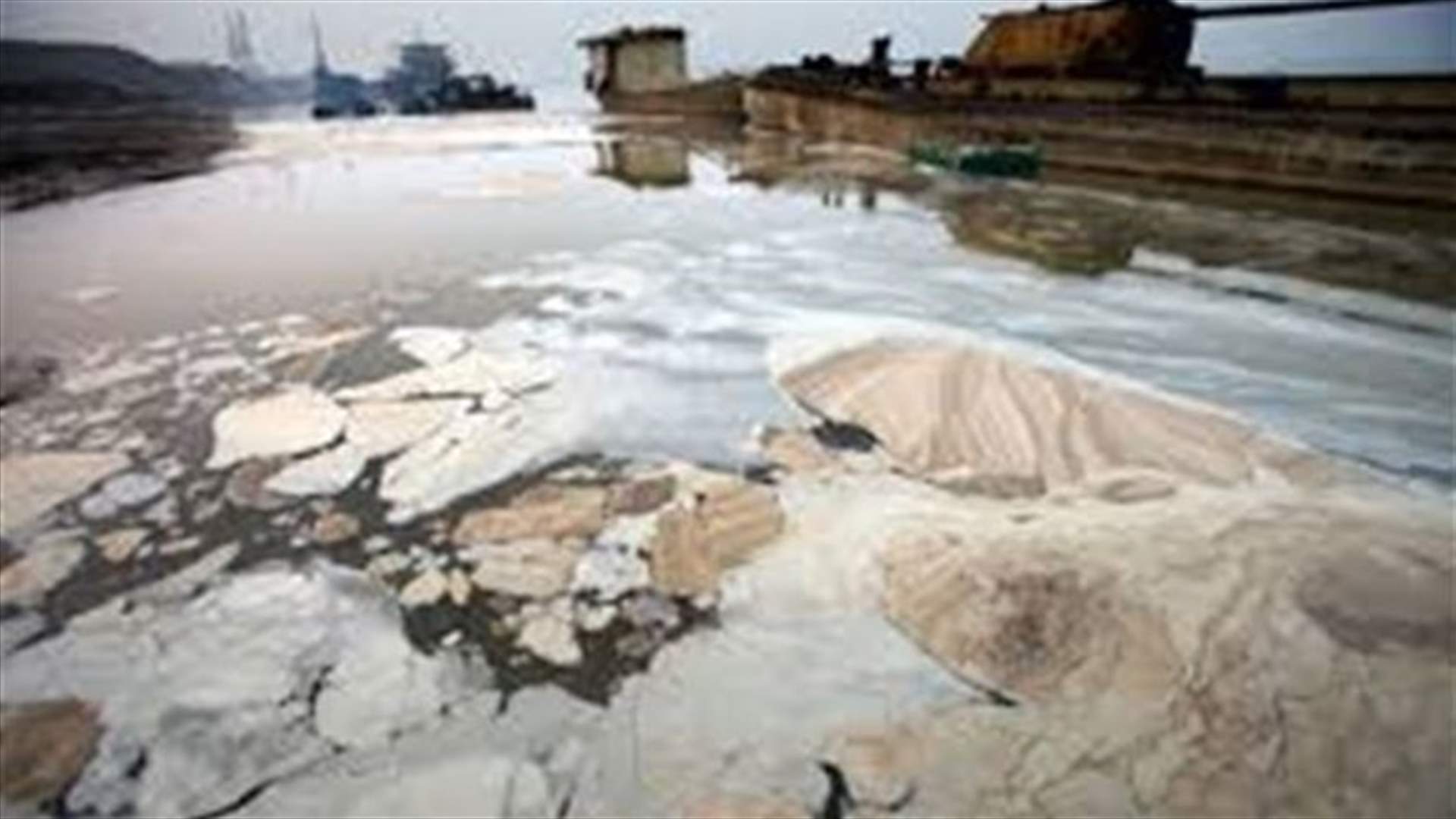 Industry contamination renders China water undrinkable  