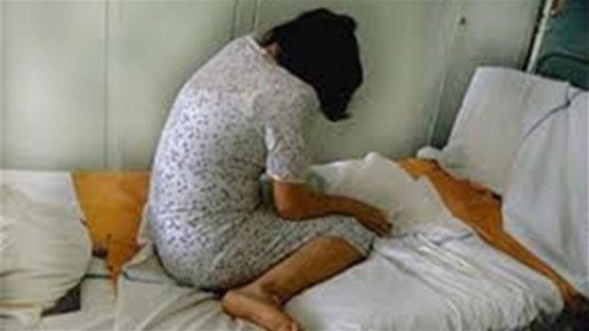 اغتصب سيدة بوجود زوجها....