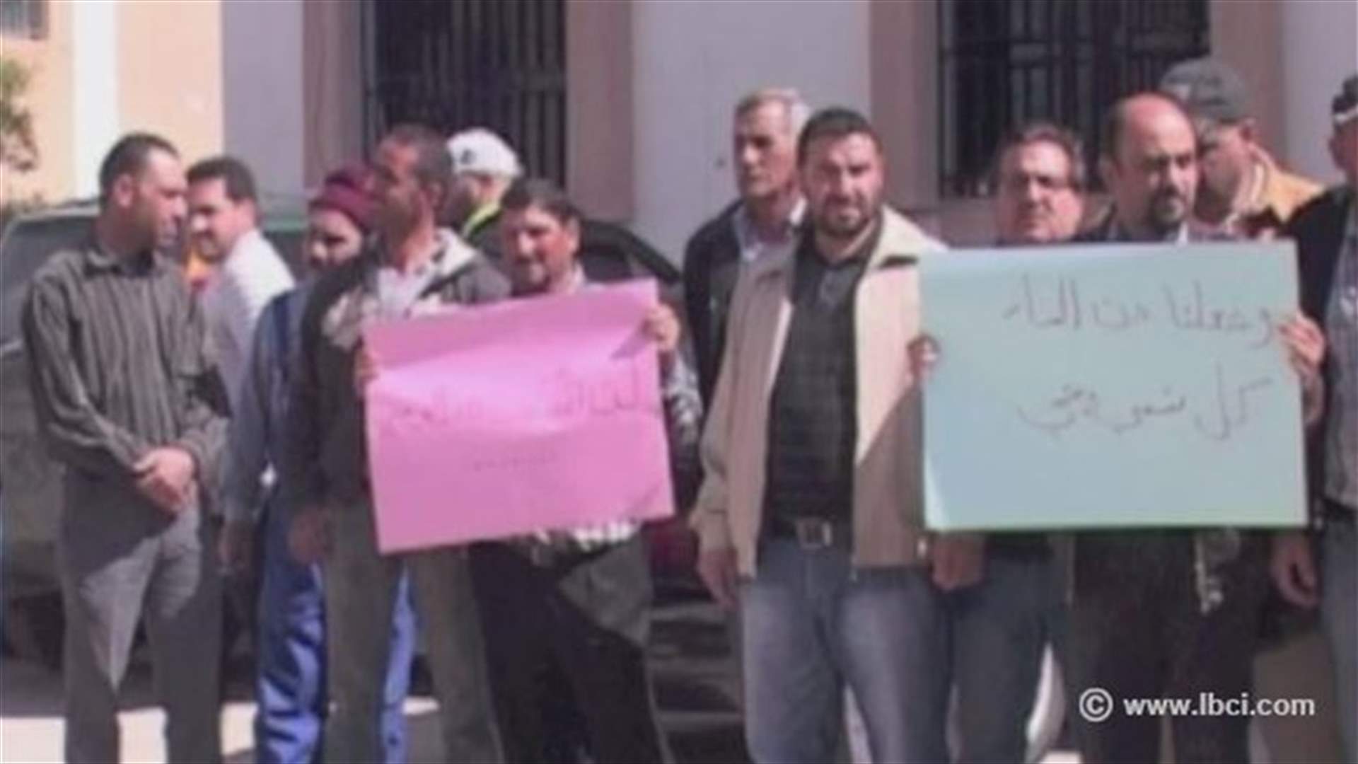 اعتصام تحذيري لعمال مياه وادي جيلو صور