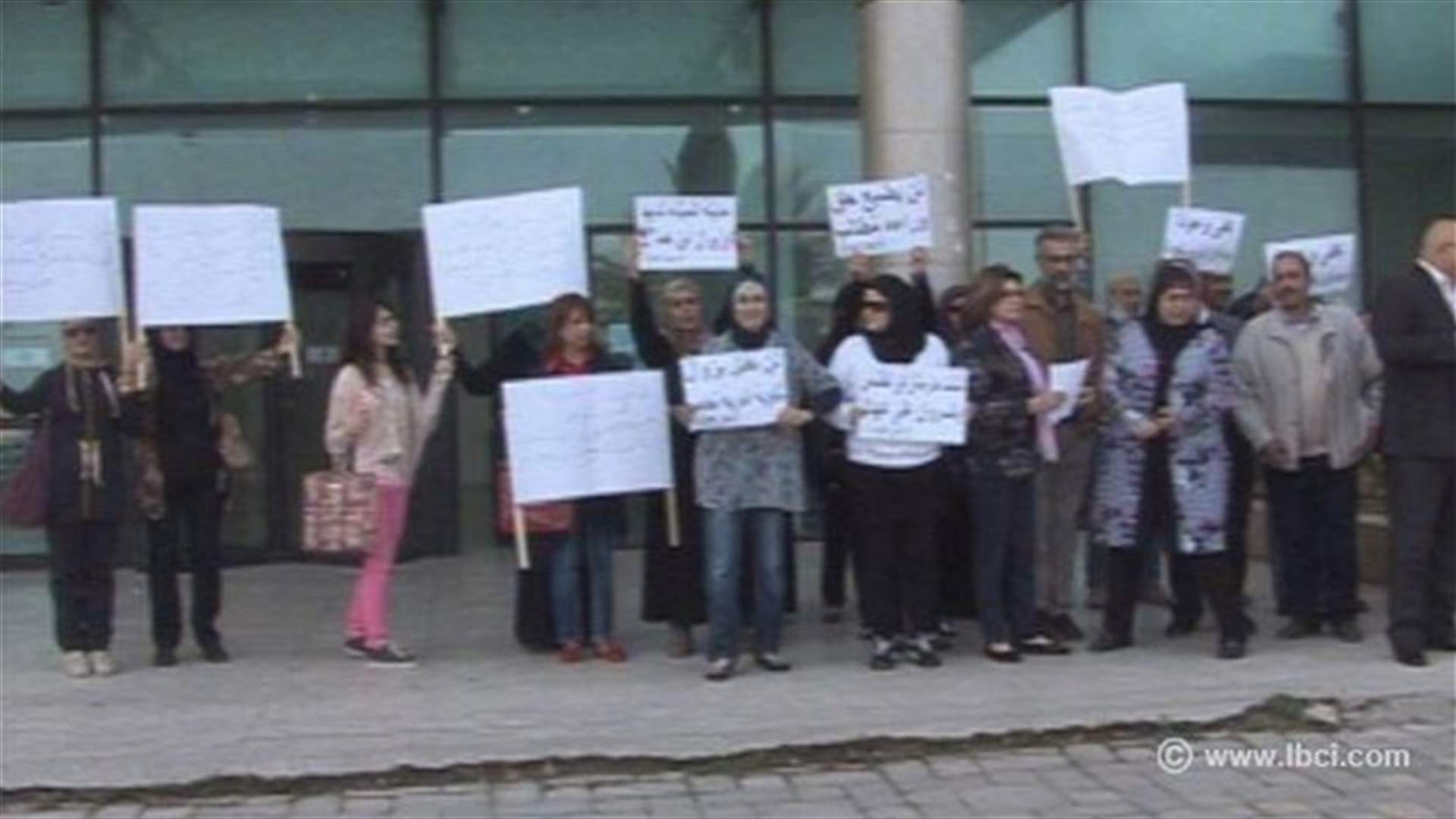 Students at Tripoli High School say building is at risk of collapse