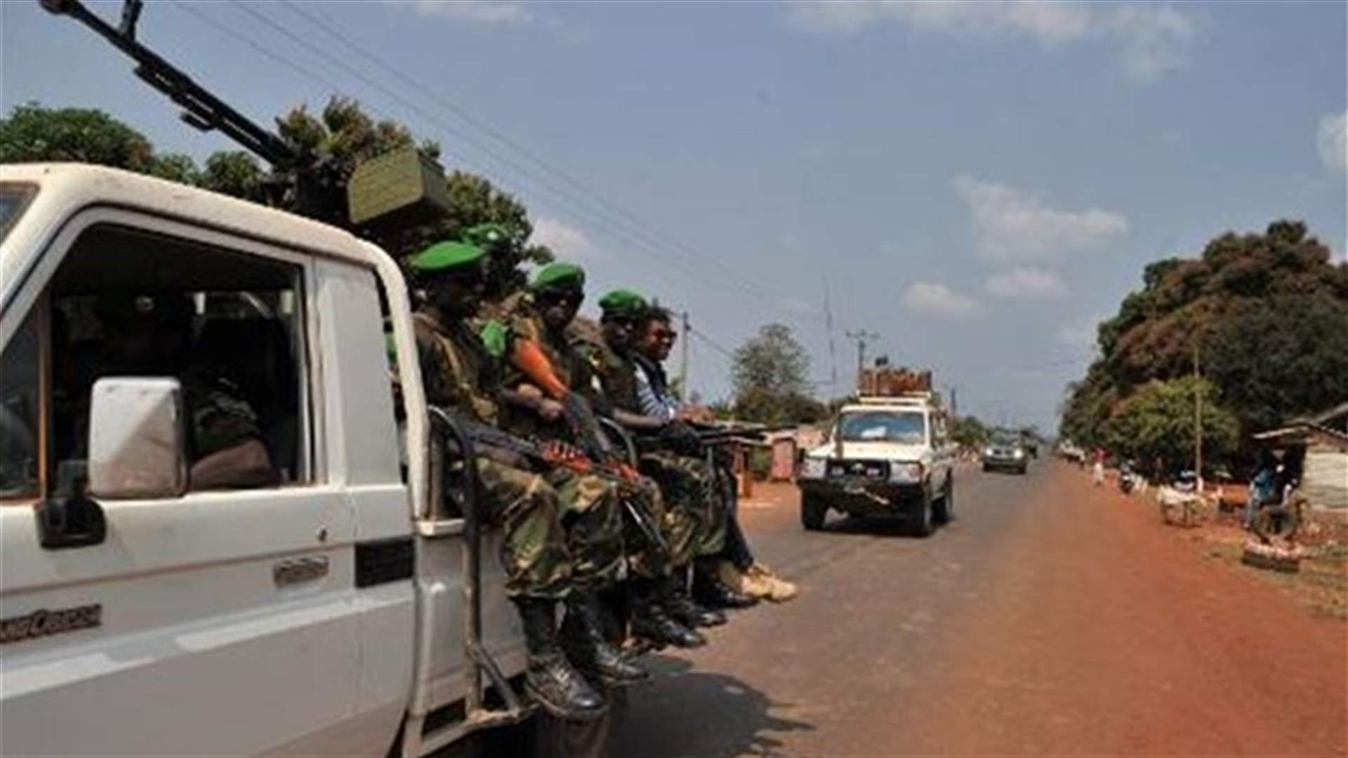 Thousands flee gun battle as Chad withdraw from C. African Republic