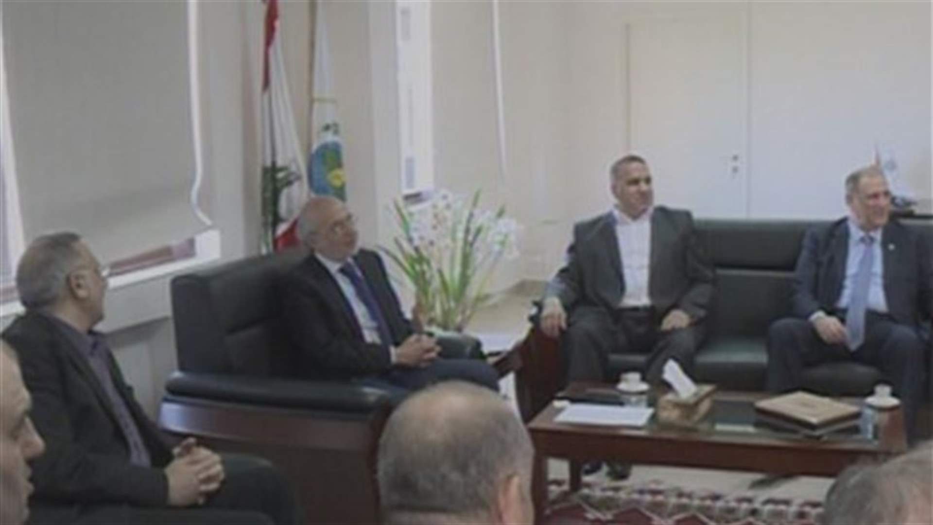 شهيب بحث اثار الصقيع على الزراعة مع وفد من نواب البقاع وزحلة