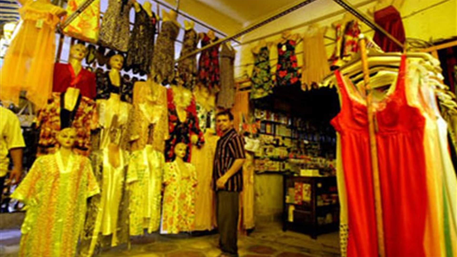 Saudi to apply law for women only to sell lingerie