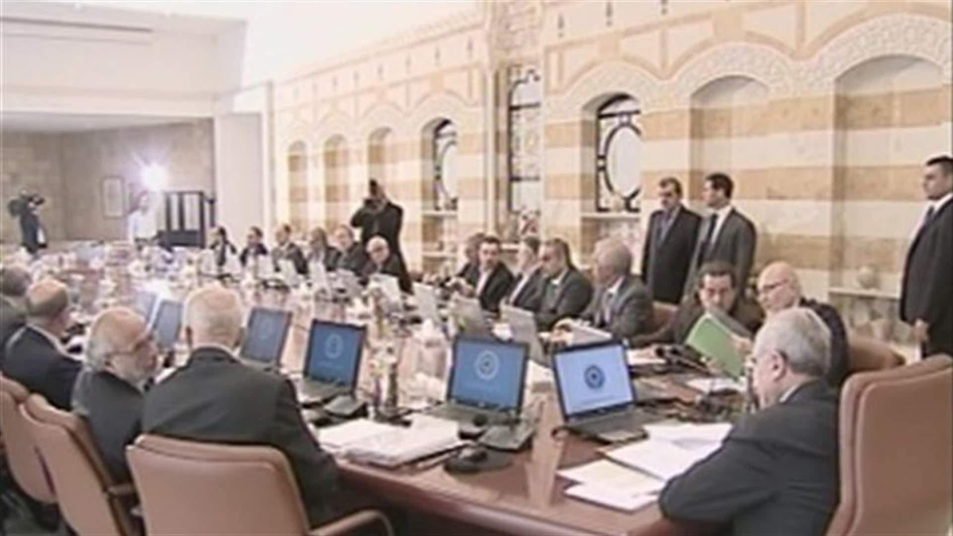 ماذا حصل بين باسيل وحرب في جلسة مجلس الوزراء؟