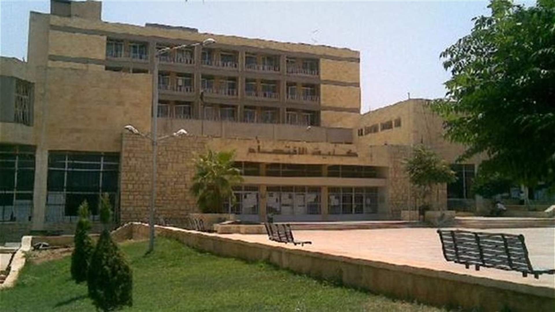 جرح عدد من الطلاب بسقوط قذائف على كلية الإقتصاد في حلب