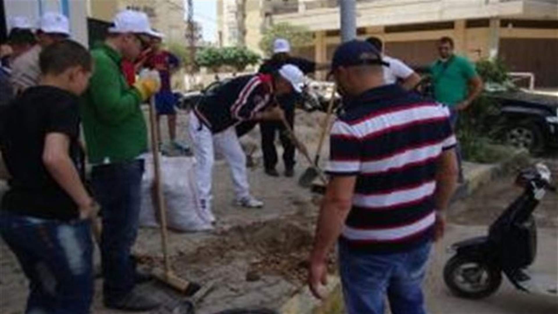 حملة نظافة في جبل محسن والقبة بمشاركة عشرات المتطوعين