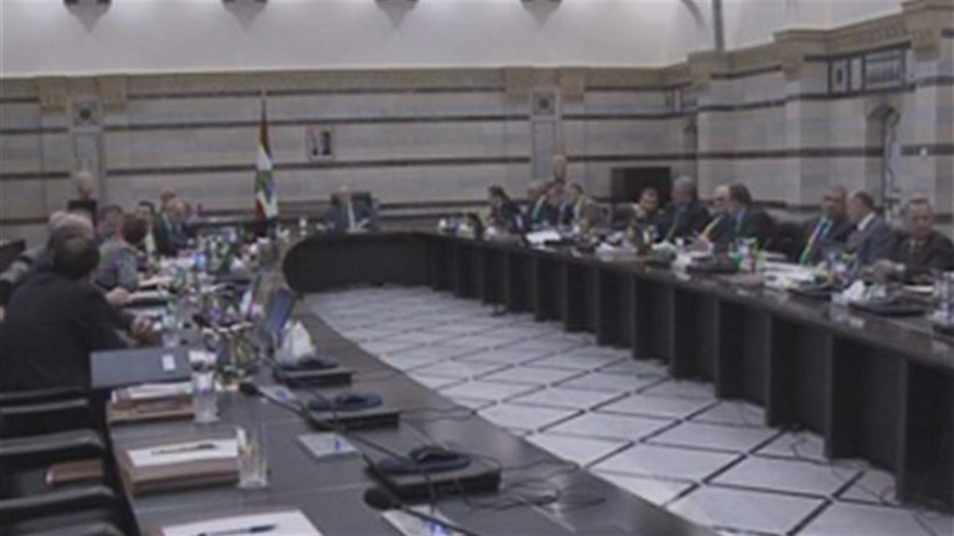 Cabinet convenes at Grand Serail, approves reduction of phone calls costs