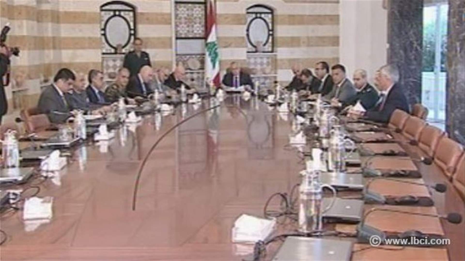 سليمان يعطي توجيهاته للاستمرار بتسليح الجيش