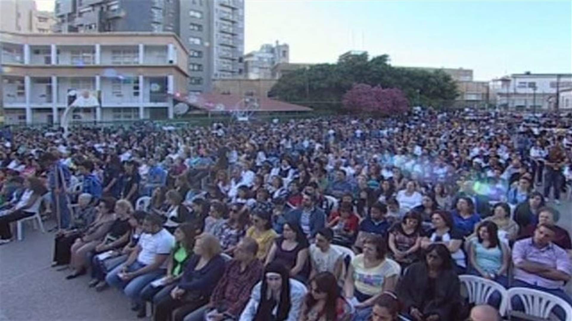 قداس الشبيبة بحضور ذخائر القديس يوحنا بولس الثاني 