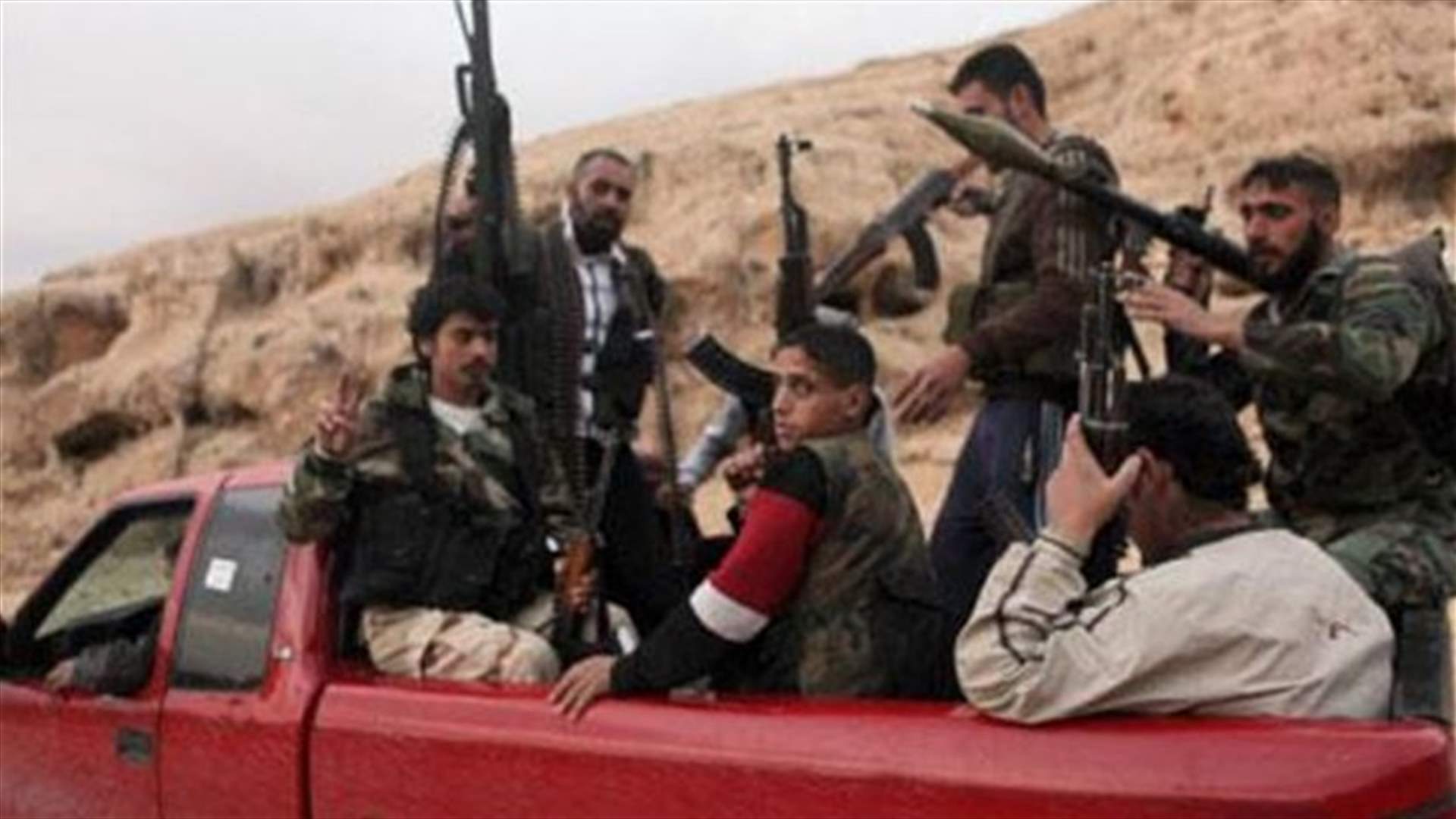 الأخبار: مقاتلو حزب الله والقاعدة:"مجانين ومخدَرون وذبّاحون وجائعون"!