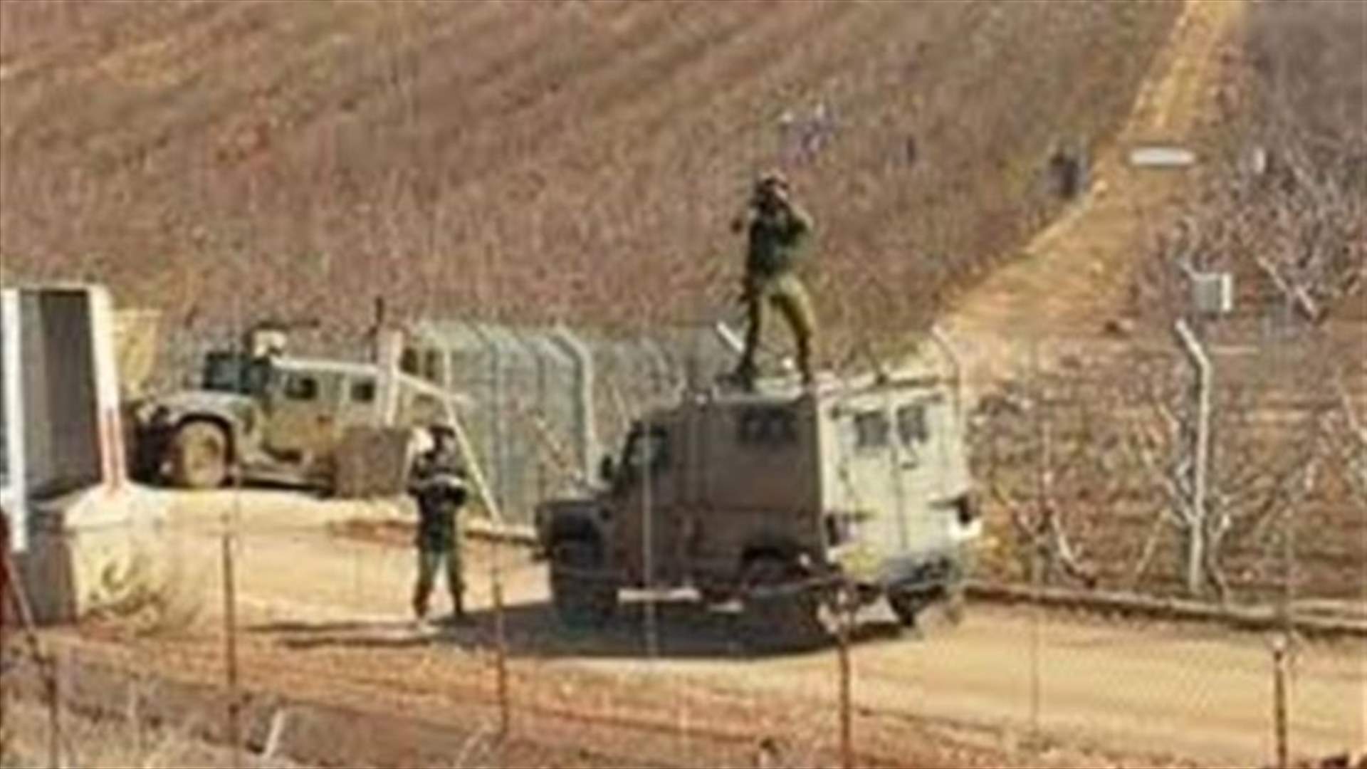 Israeli army carries out roadwork along border with Lebanon