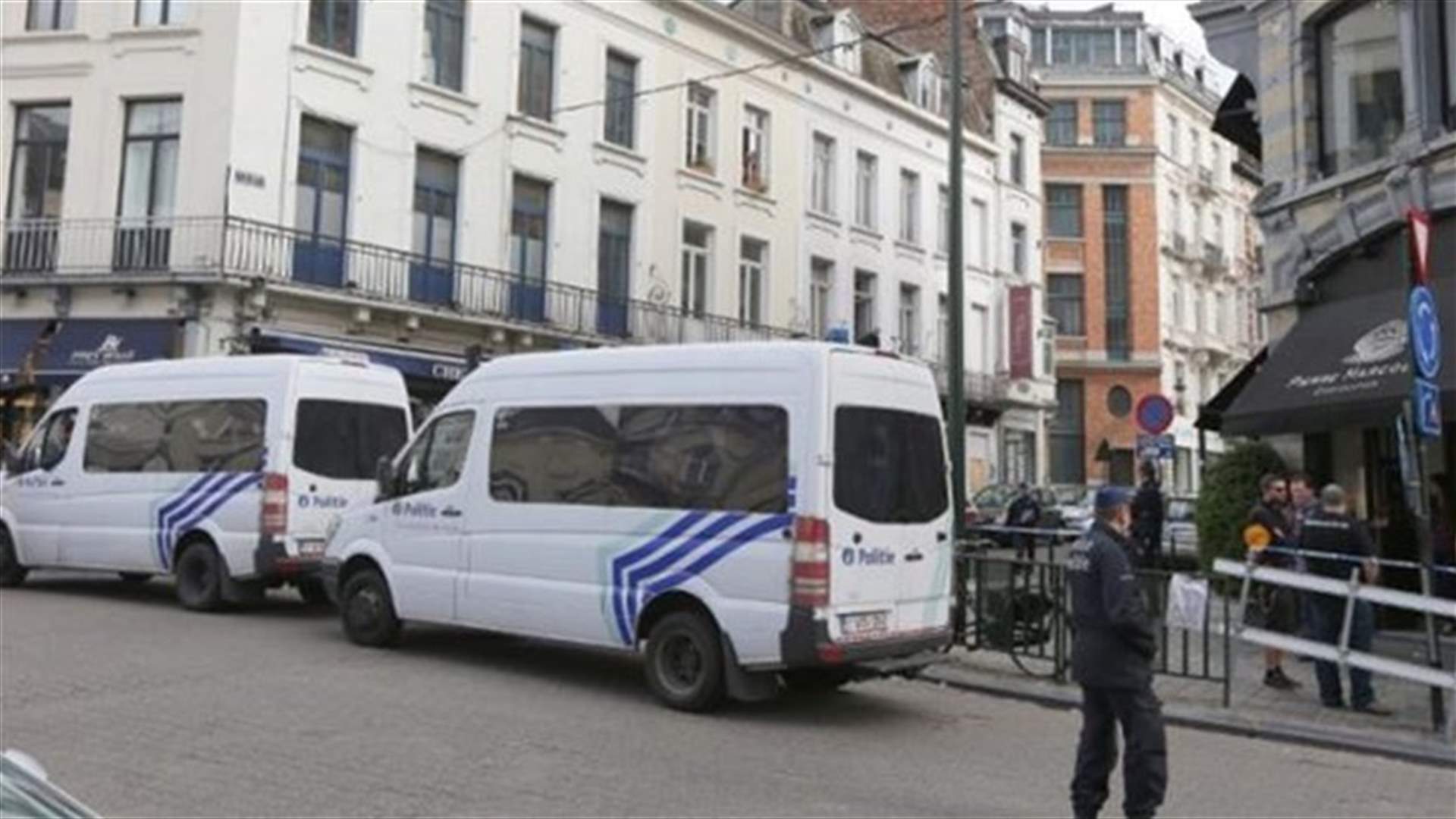 Police hunt Brussels Jewish Museum shooter, France tightens security