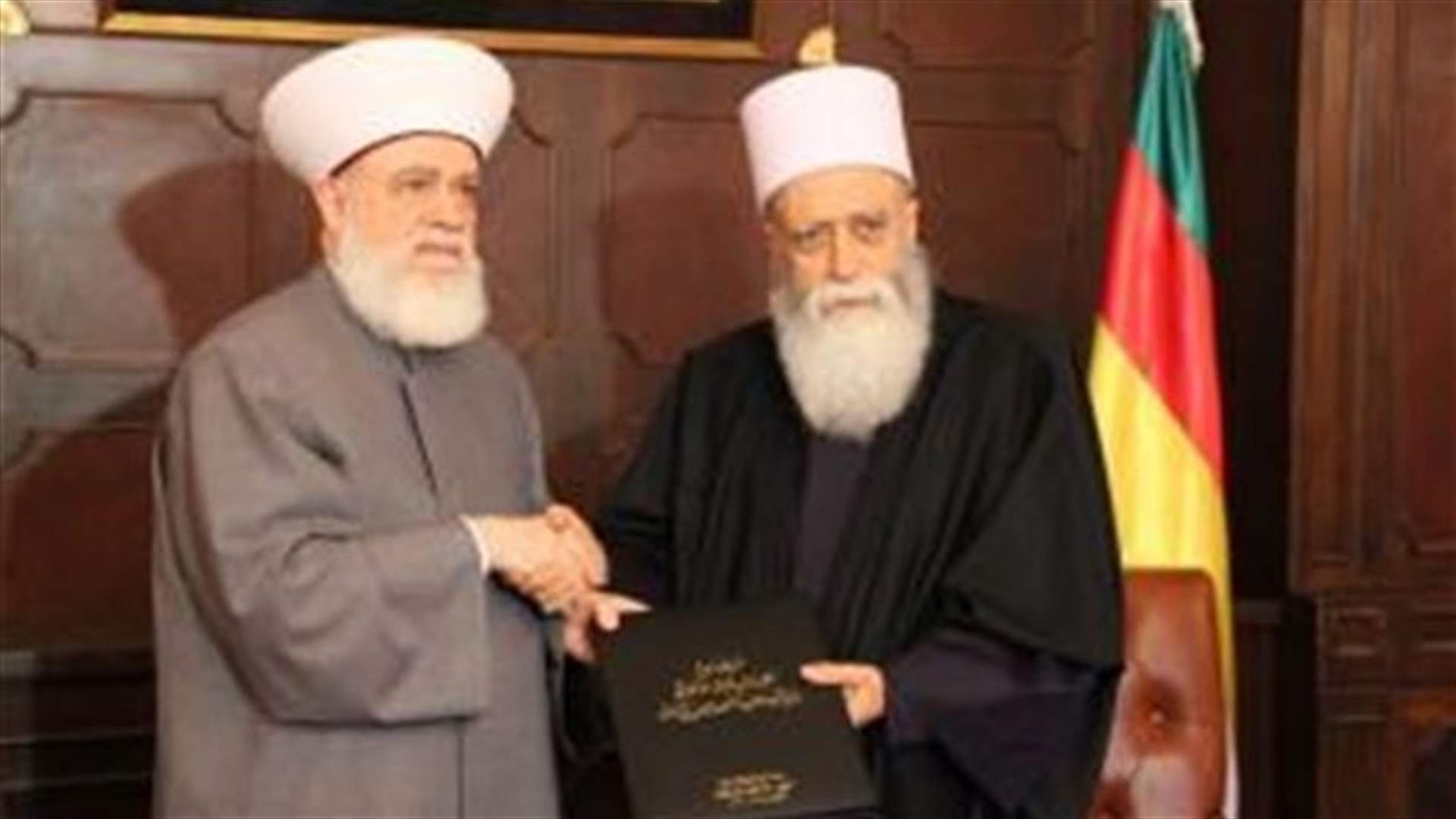 المفتي قباني يسلم حسن مشروع عهد بين المسلمين والمسيحيين