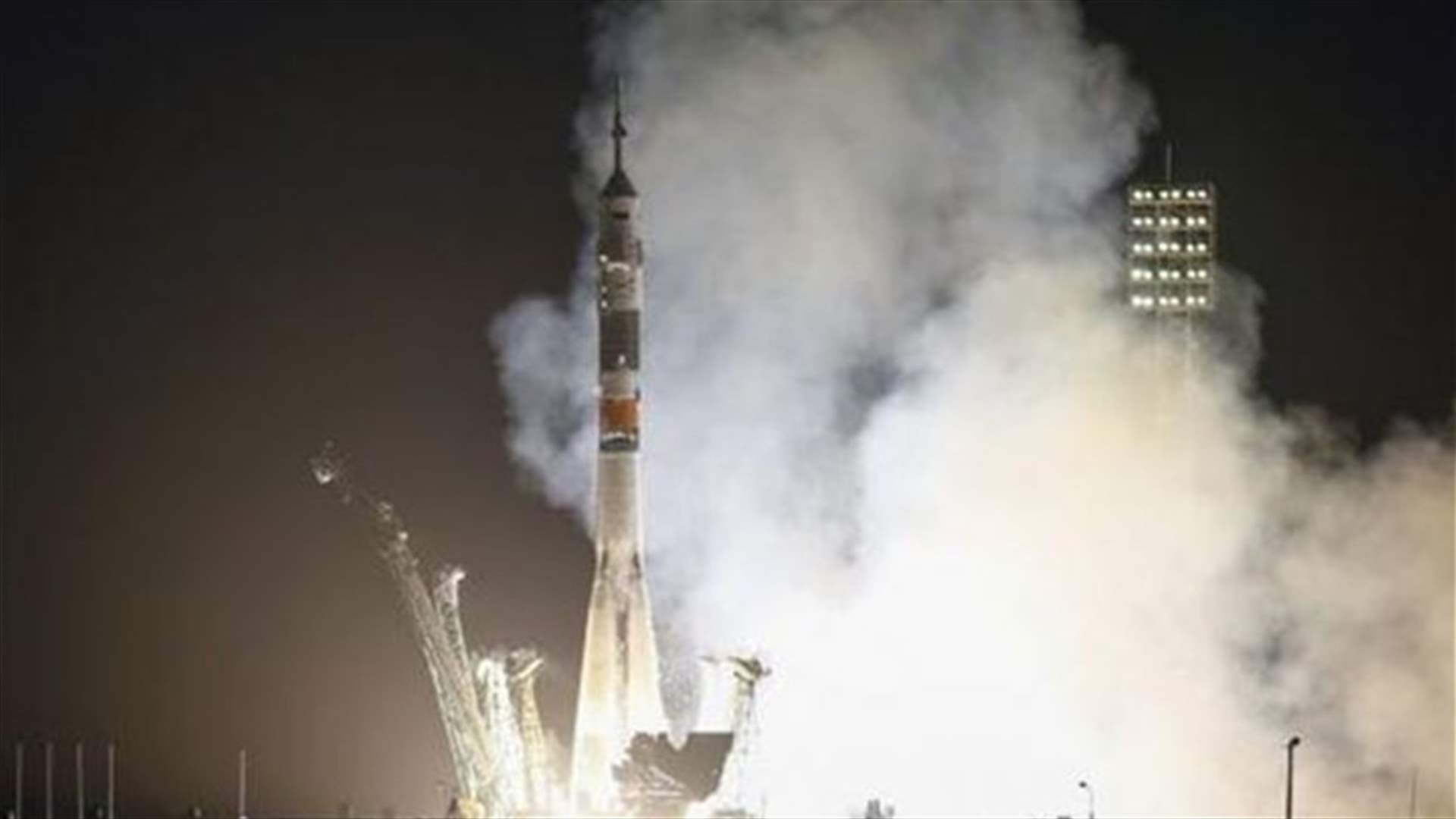 Multinational crew blasts off, arrives at space station