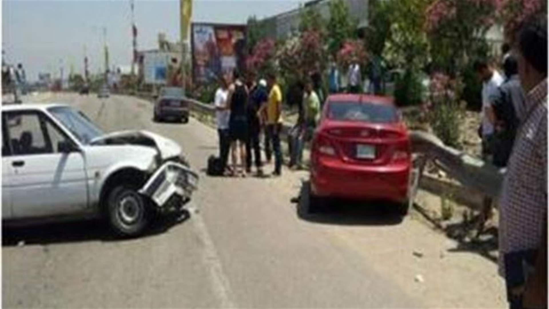 جرح مواطنين في حادث سير على اوتوستراد الغازية صيدا