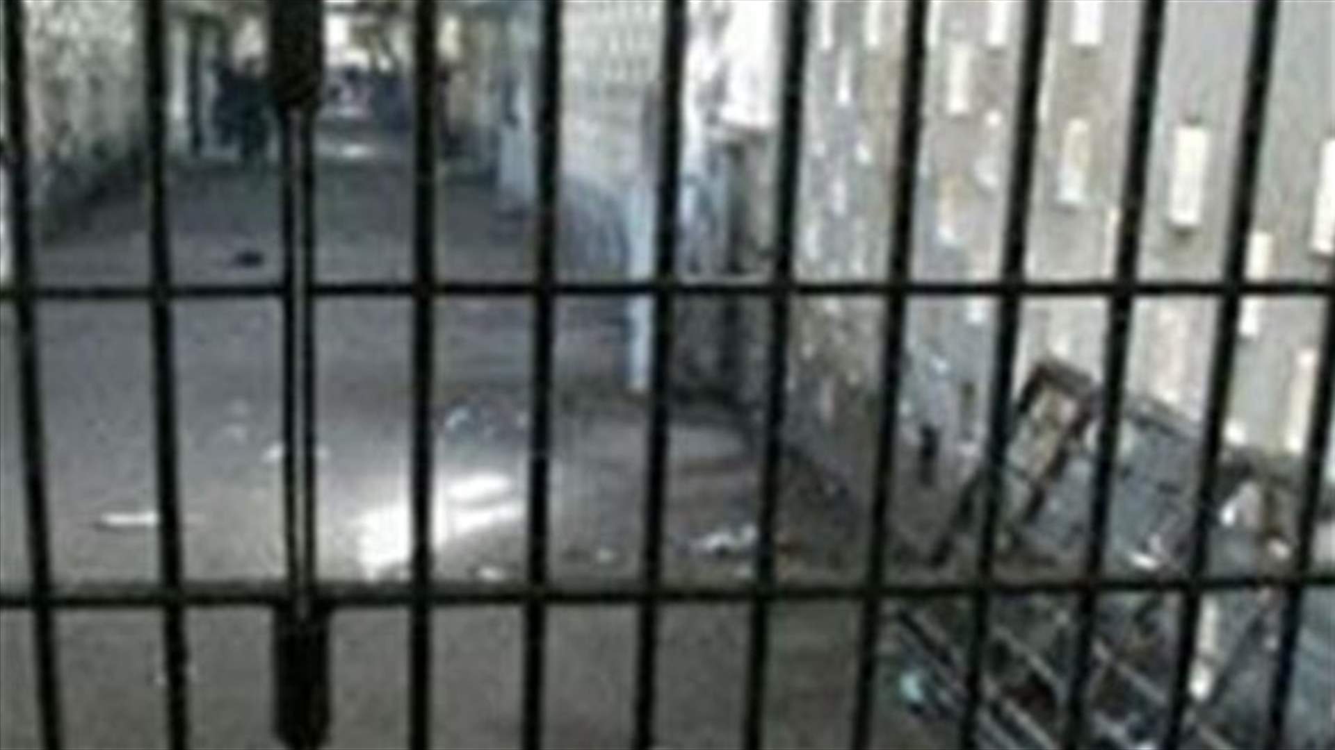 موقوفو عبرا يضربون عن الطعام