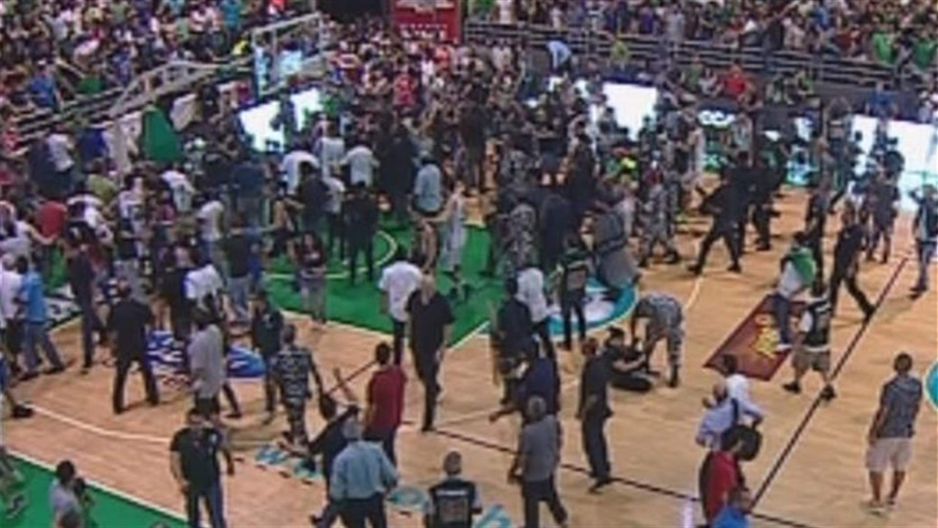 [VIDEO+PHOTOS] Riyadi vs Sagesse basketball game ends with a fight