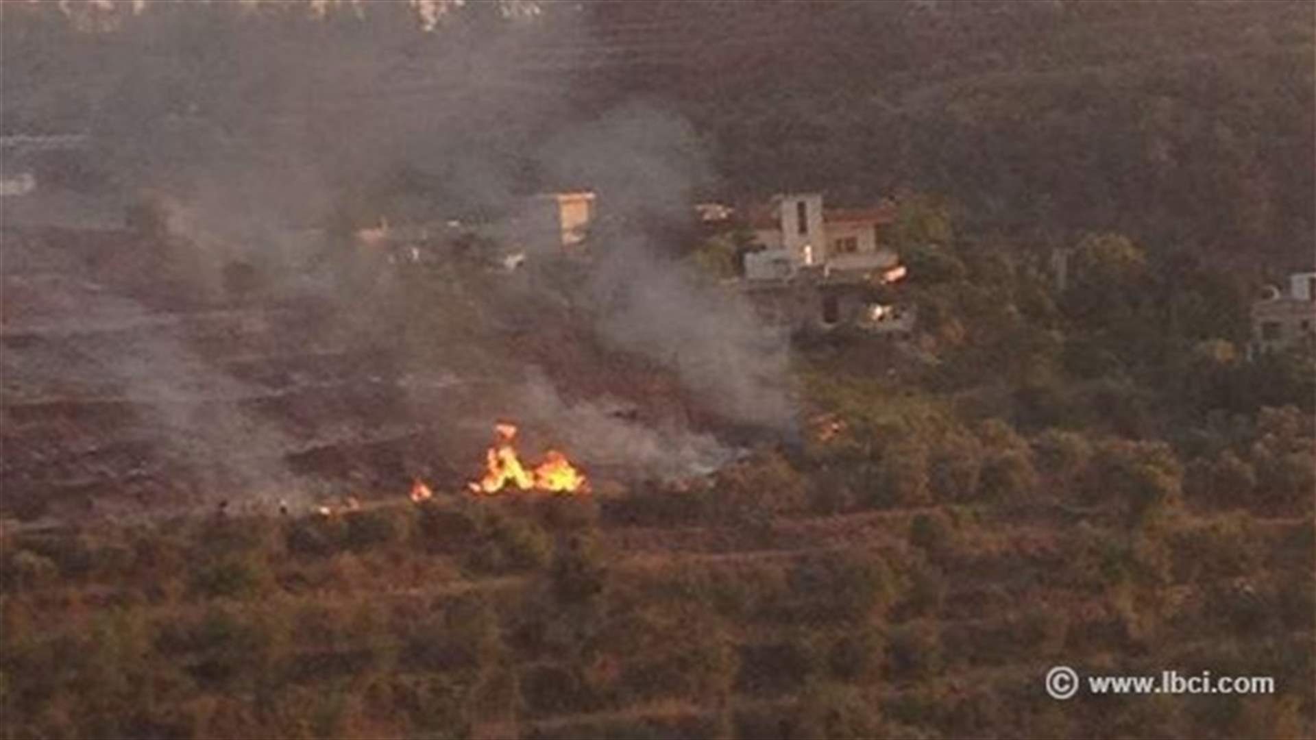 Civil Defense members put out Akkar wildfire