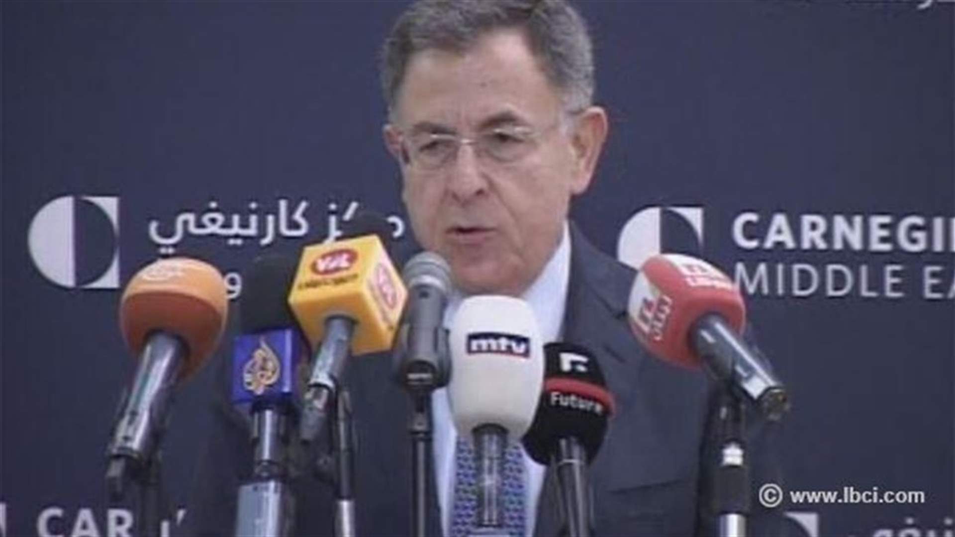 السنيورة : تراكم الفشل العربي أوصلنا إلى الوقوع في براثن الفتنة