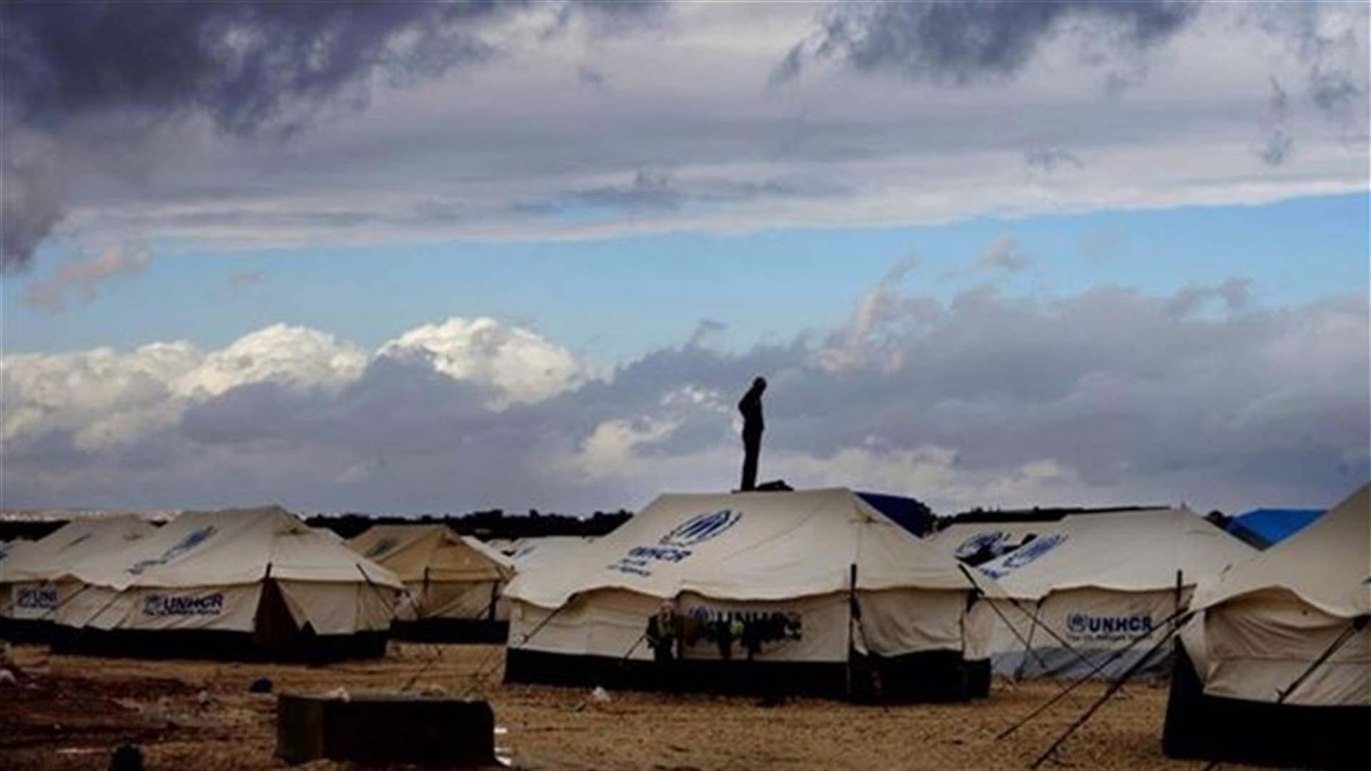 Syria bombing kills 20 in refugee camp near Jordan border