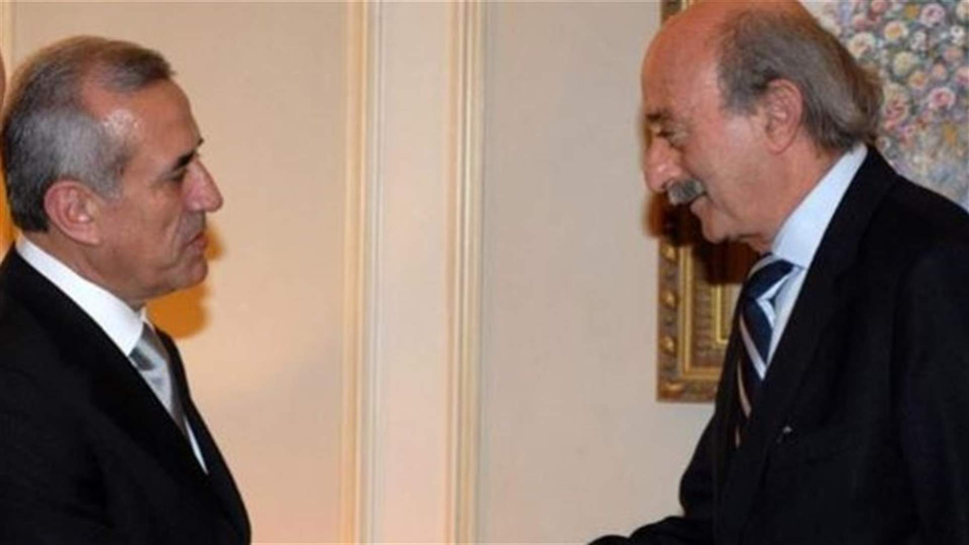 جنبلاط التقى سليمان في باريس