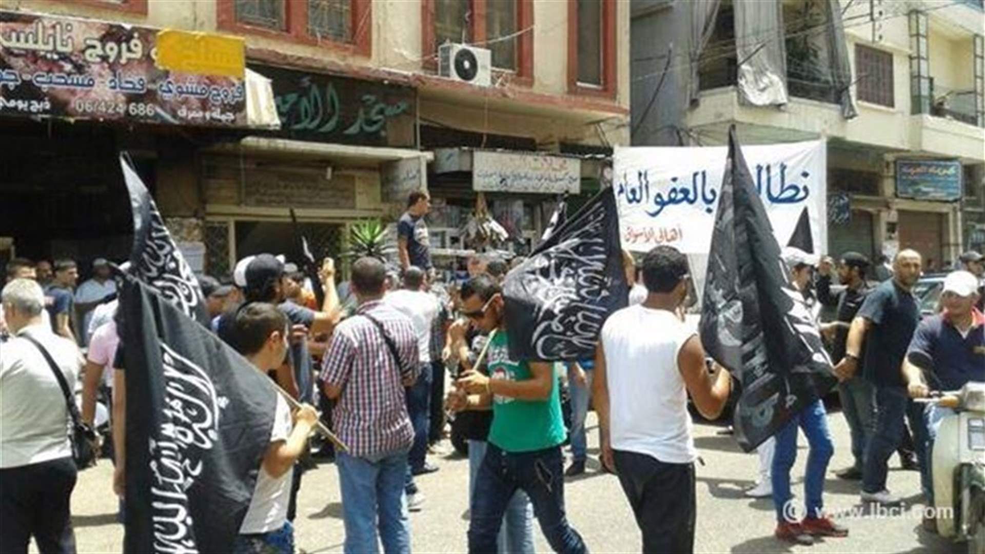 LAF units block Tripoli-Akkar road, deploy near mosques 
