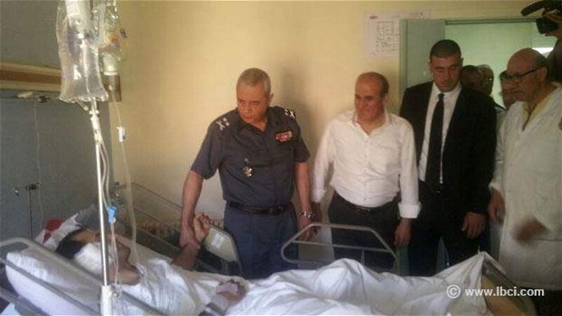 المدير العام لقوى الامن الداخلي يعزي عائلة الشهيد جمال الدين