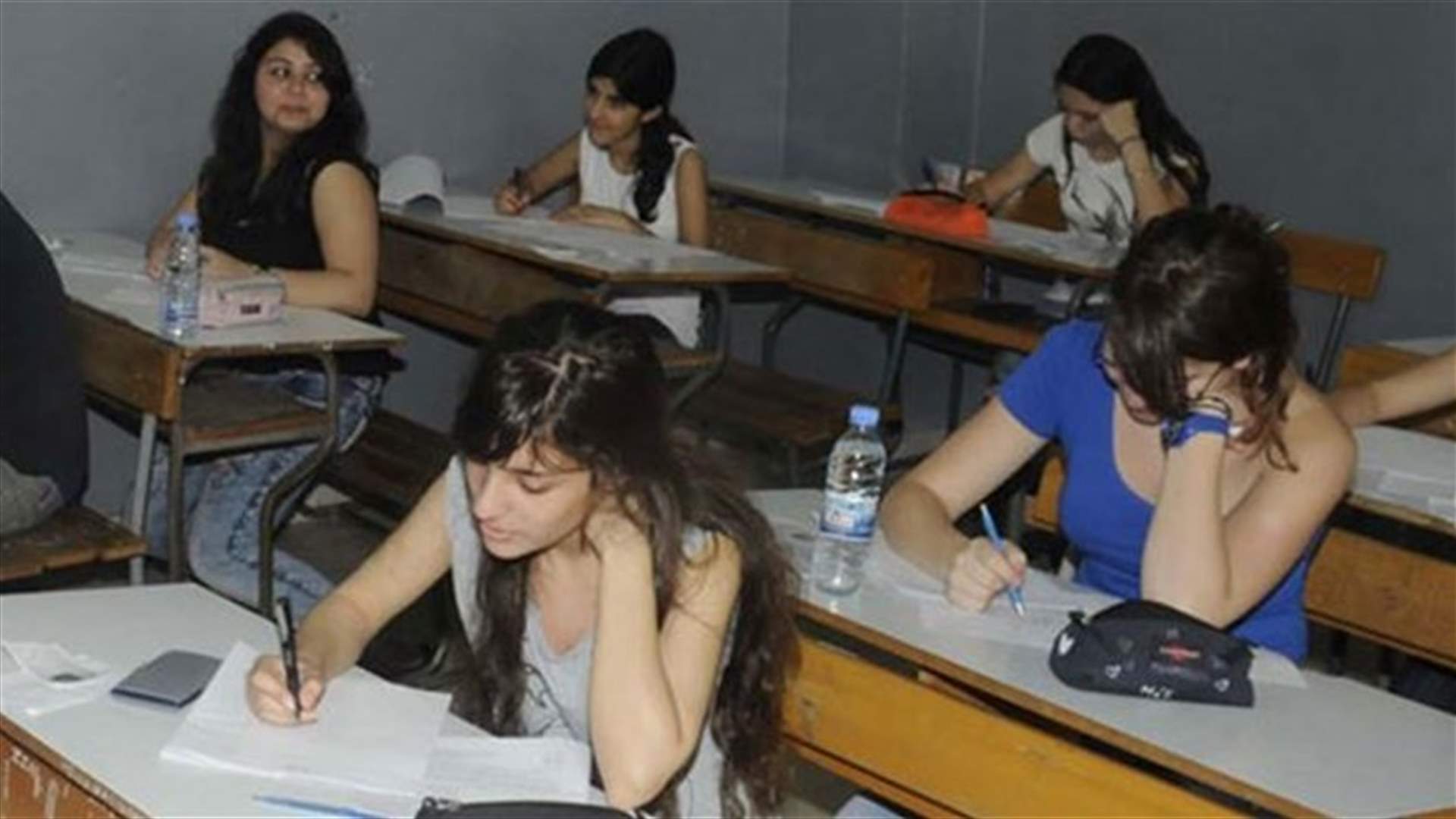انطلاق امتحانات الثانوية العامة بفرعيها اقتصاد واجتماع وآداب وانسانيات