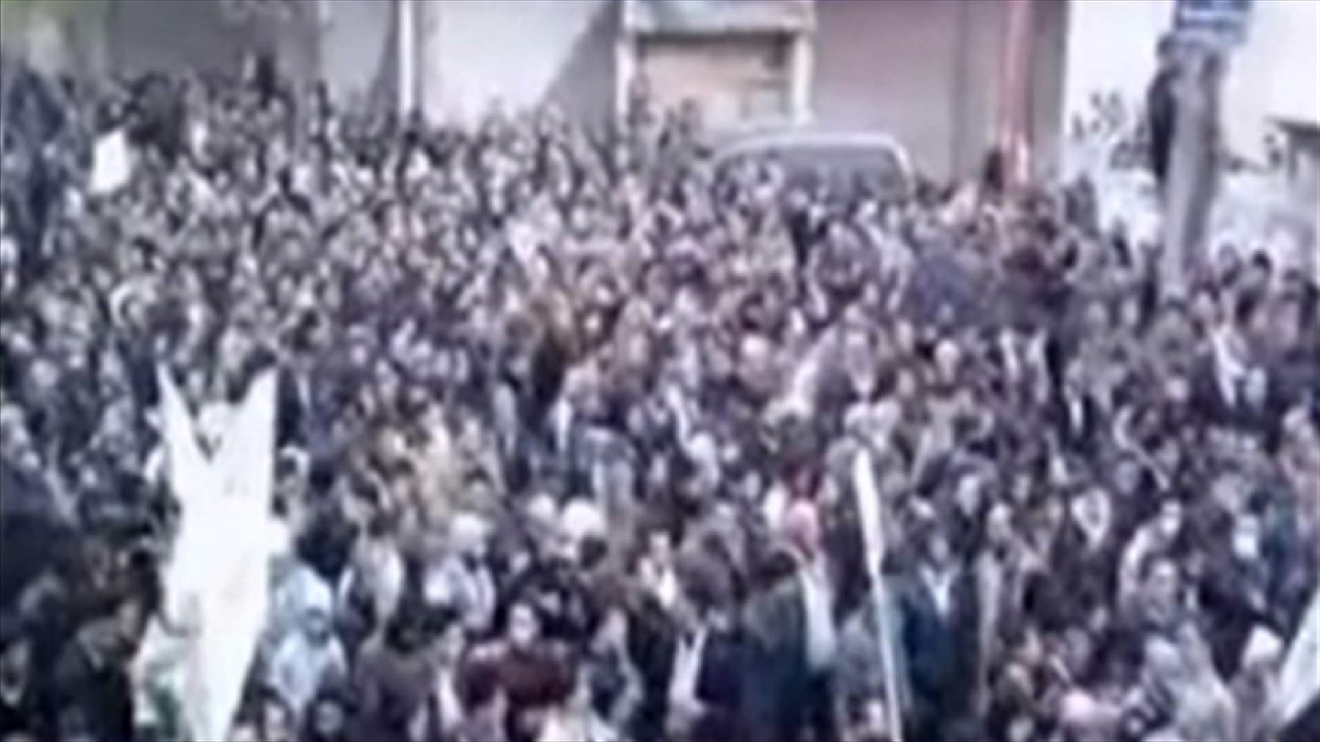 التظاهرات تواصلت تزامنا مع خطاب الاسد ومراقبان كويتيان تعرضا لهجوم