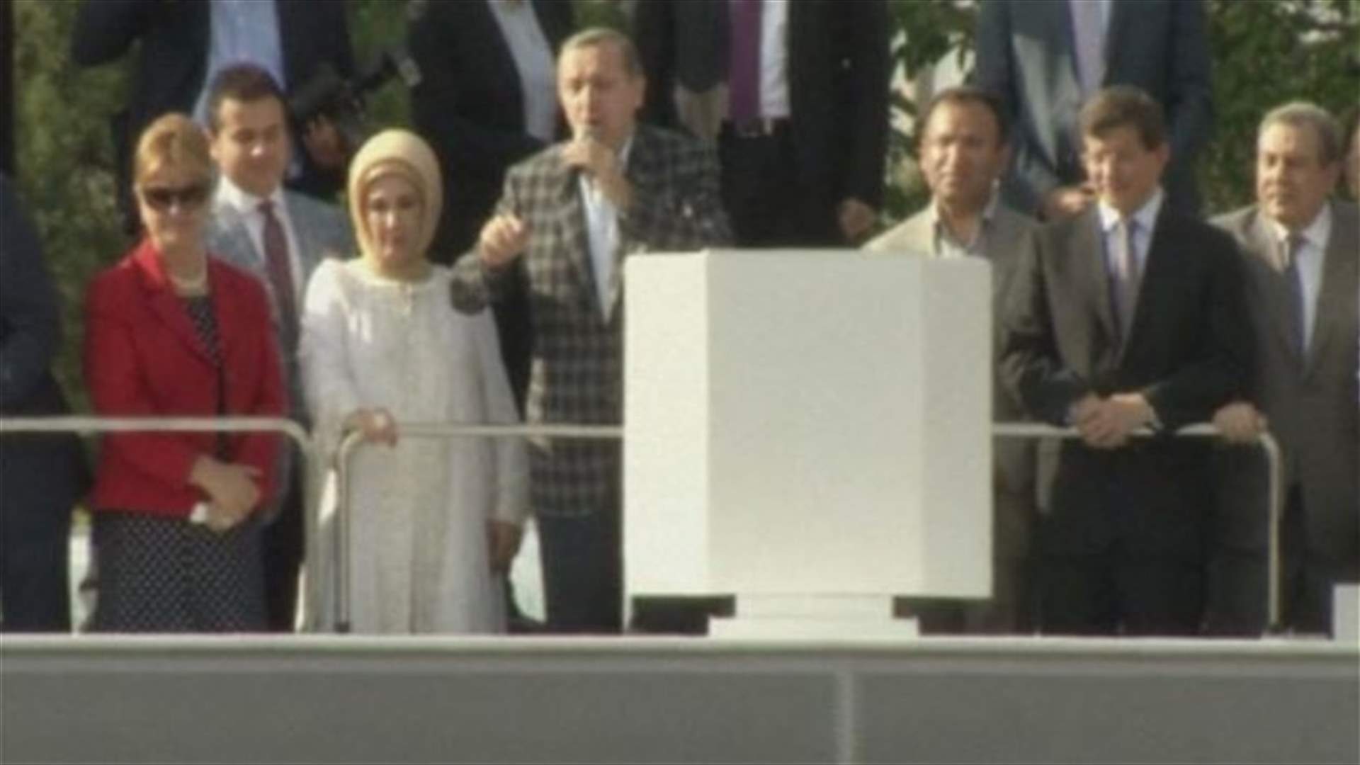 Turkey's Erdogan positions himself for more powerful presidential role