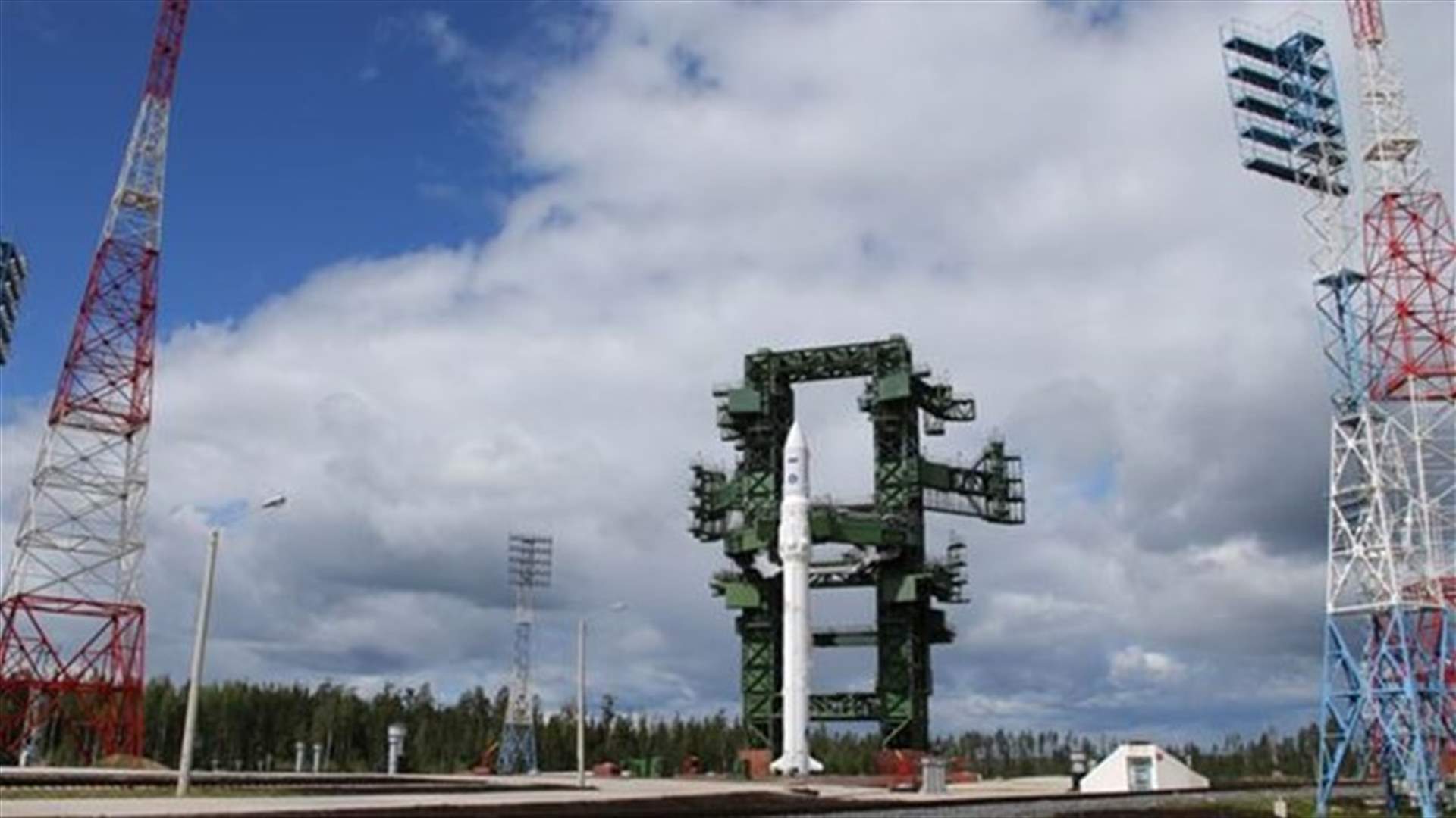 Debut Russian Angara rocket space launch to be delayed weeks-report   